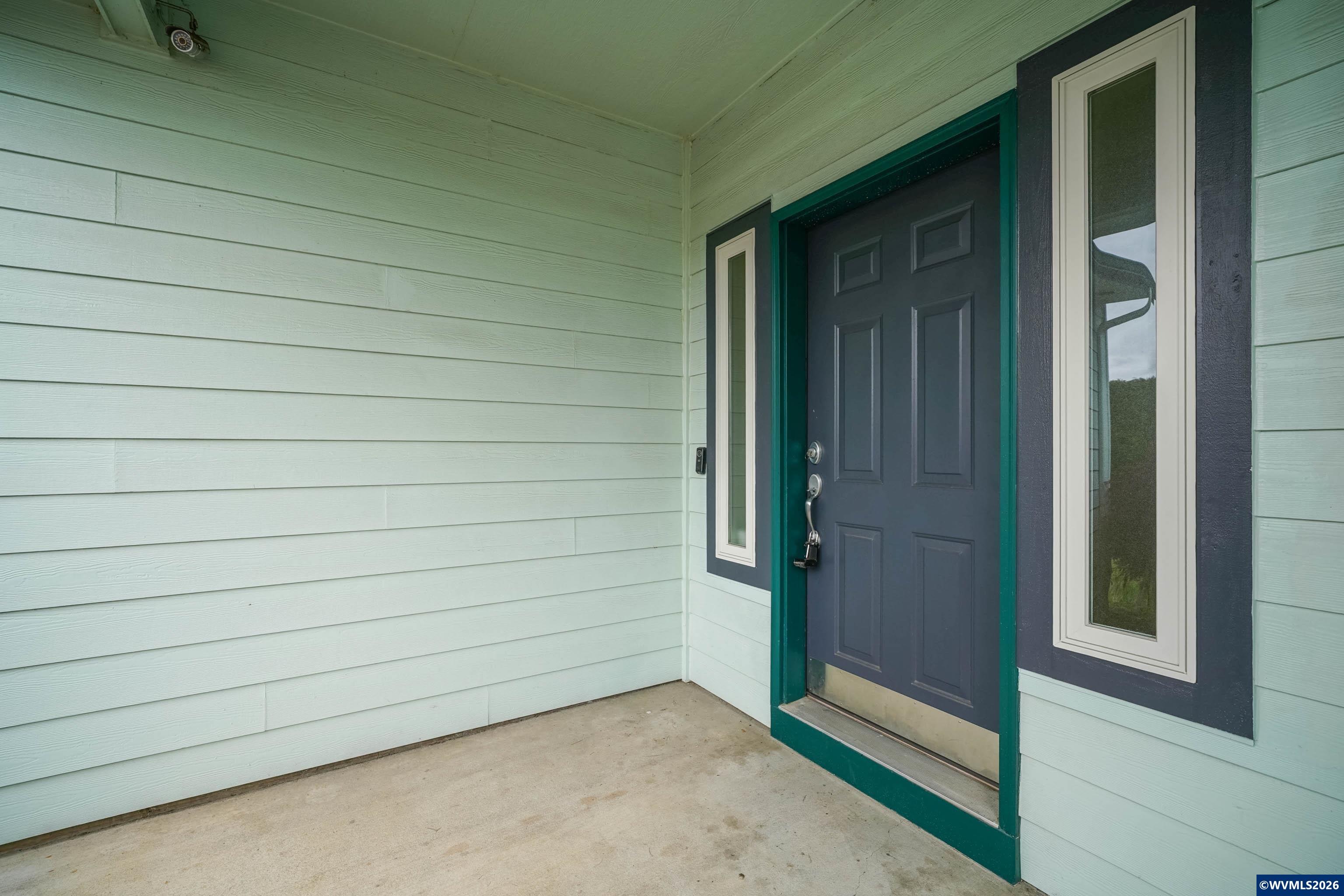 2655 Hollywood Dr NE