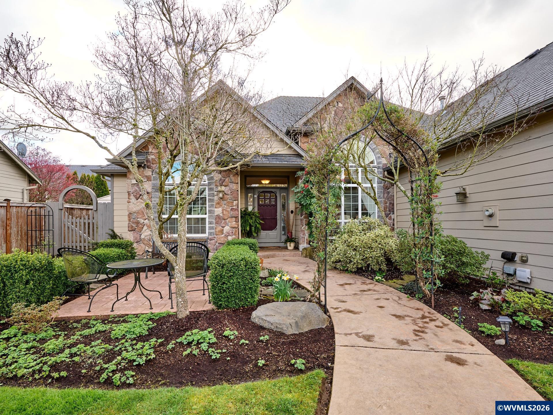 910 Pioneer Dr