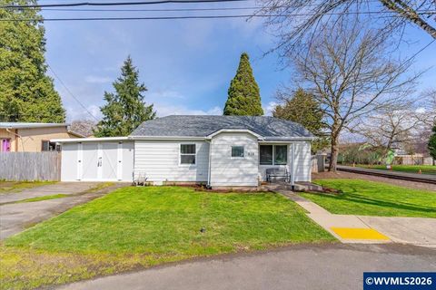 212 Picture St Independence OR 97351