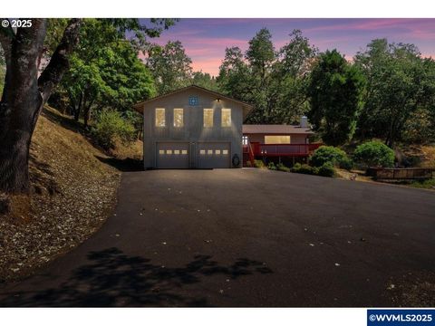 221 oakview Rd Roseburg OR 97471