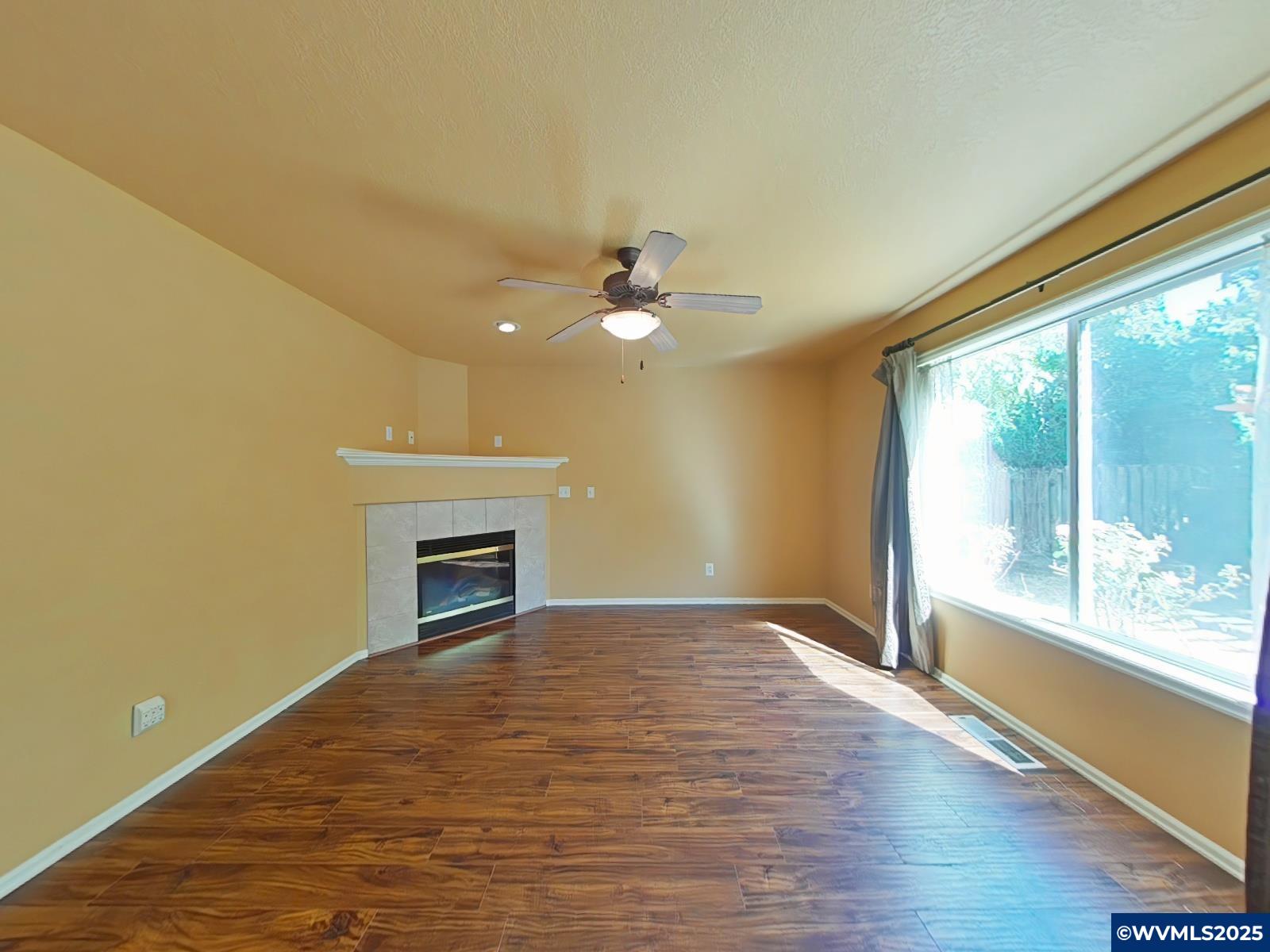 824 SE Bayshore Cir
