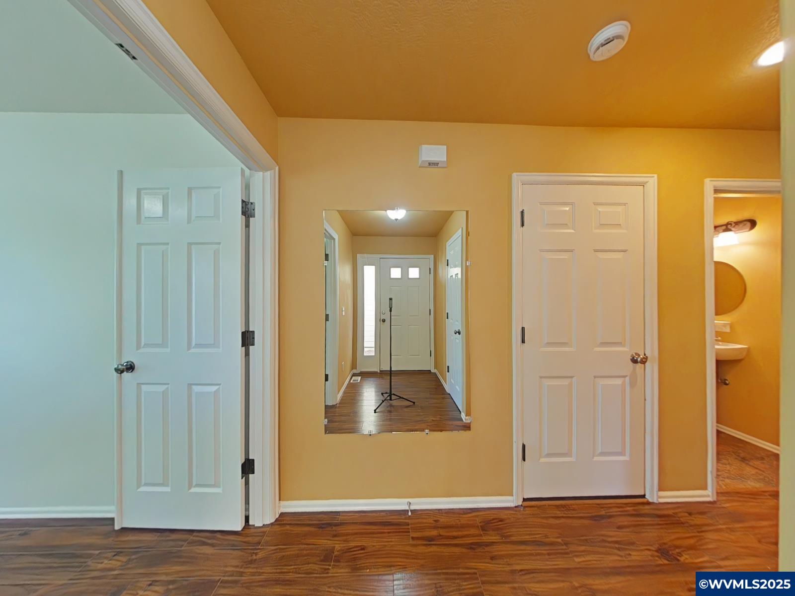 824 SE Bayshore Cir