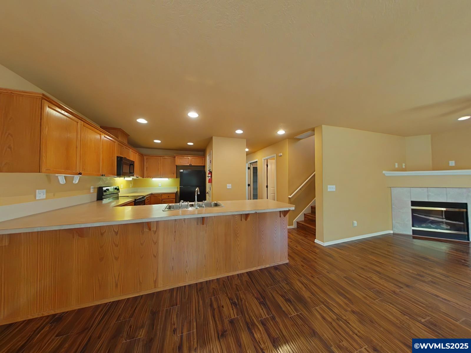 824 SE Bayshore Cir