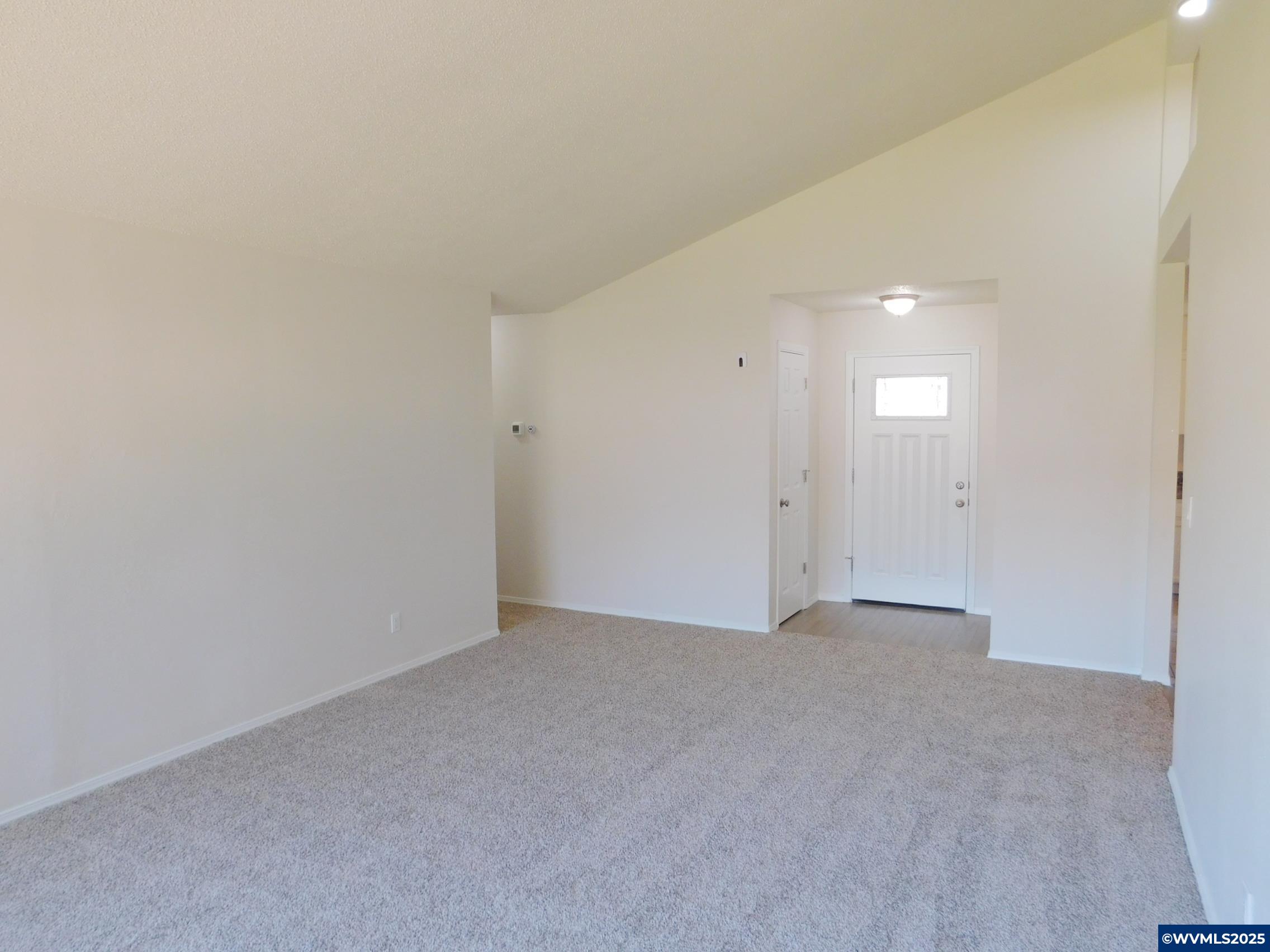 1735 Dearborn Av NE