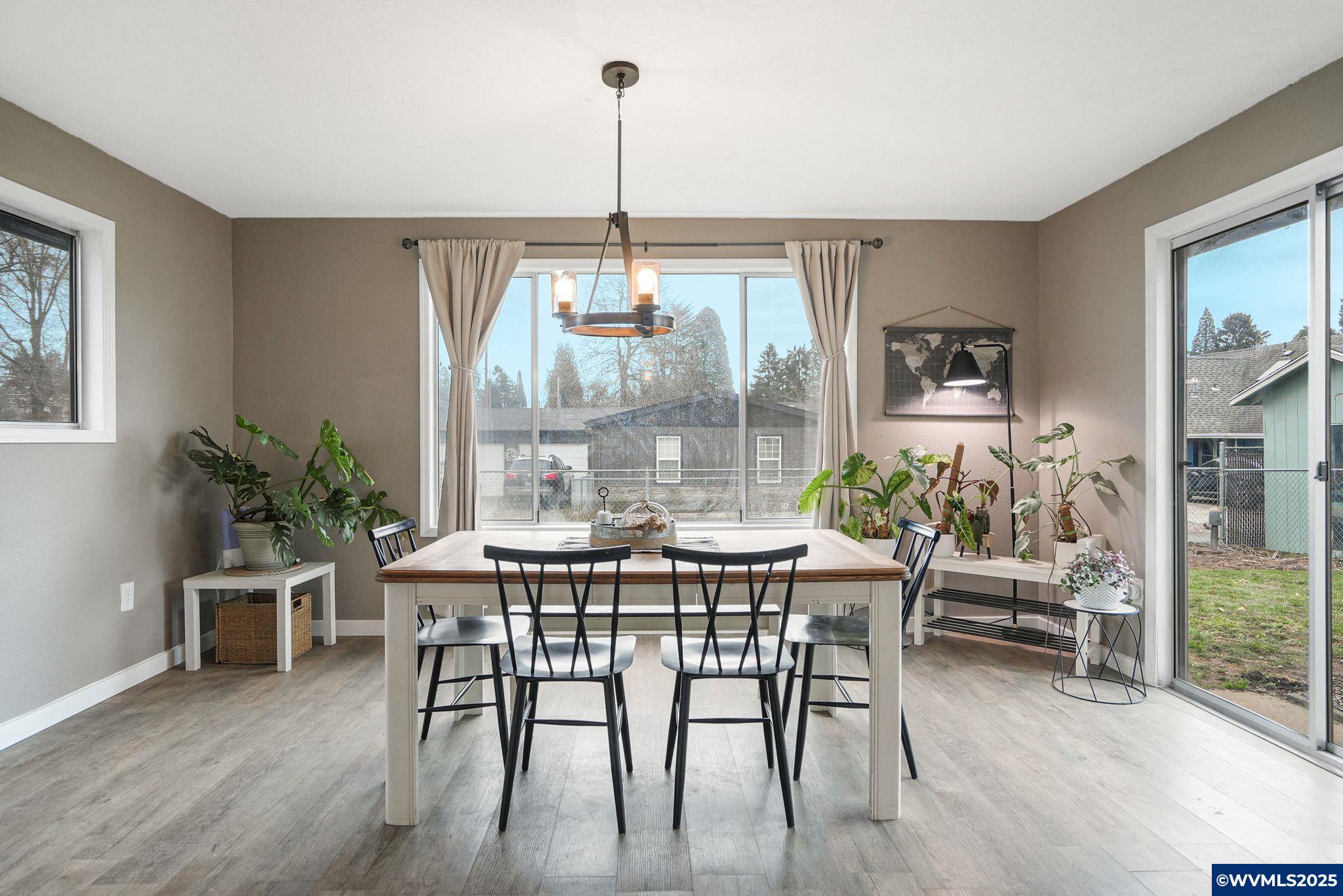 Keizer, Oregon 97303, United States, 3 Bedrooms Bedrooms, ,2 BathroomsBathrooms,Residential,Pending,12087