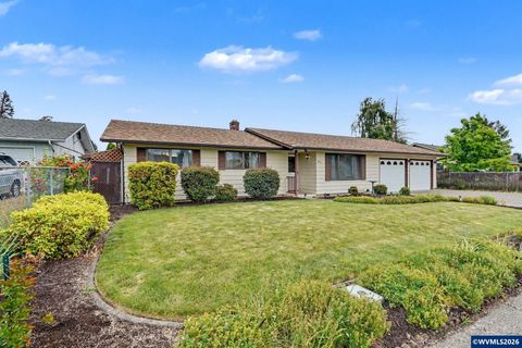 856 Royalty Dr NE Salem OR 97301