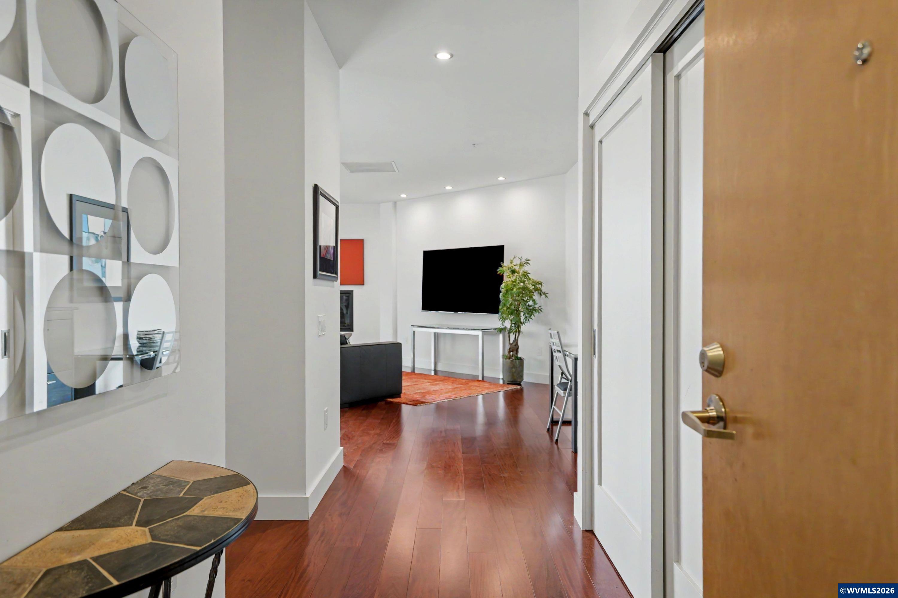 136 SW Washington #702 Av