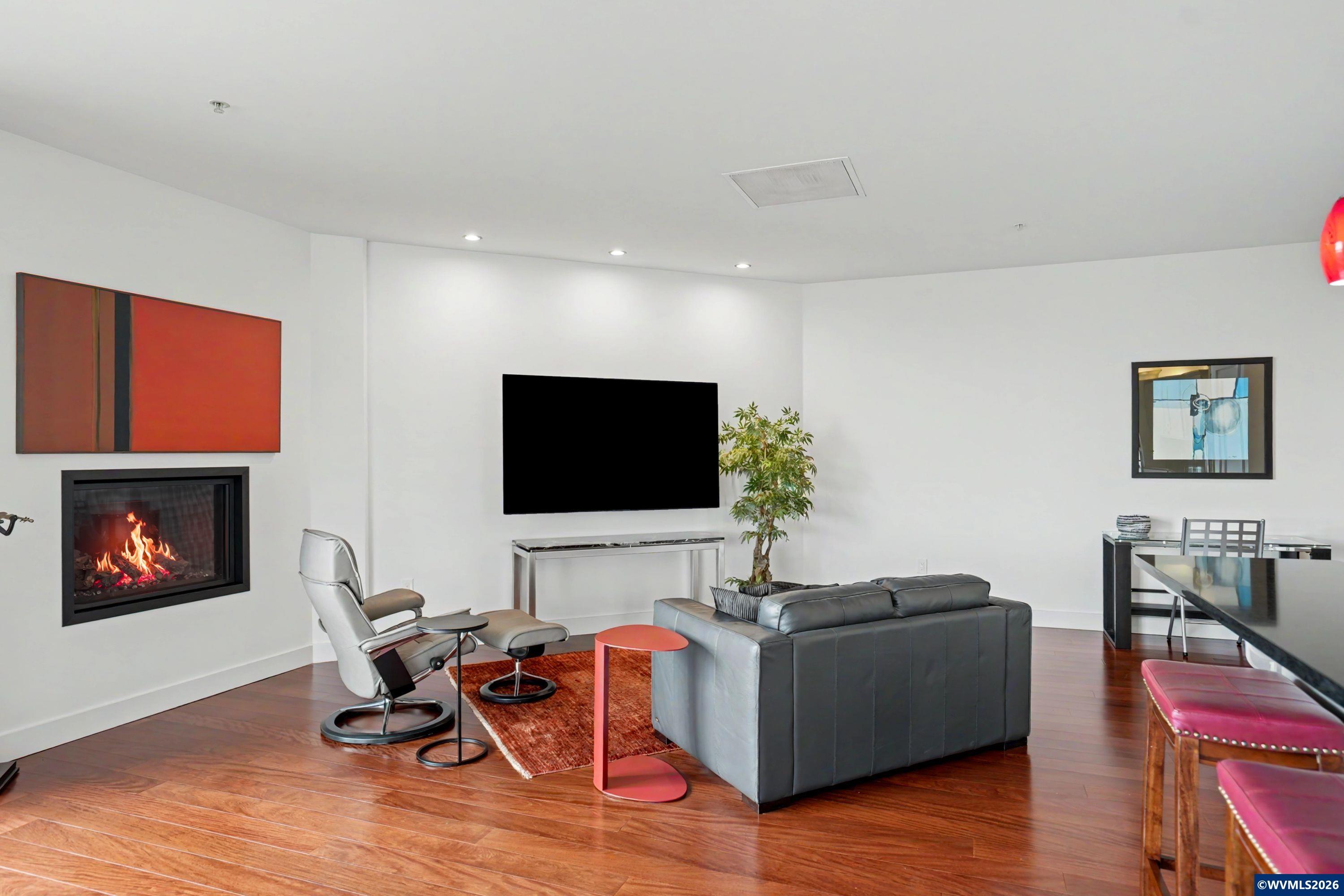 136 SW Washington #702 Av