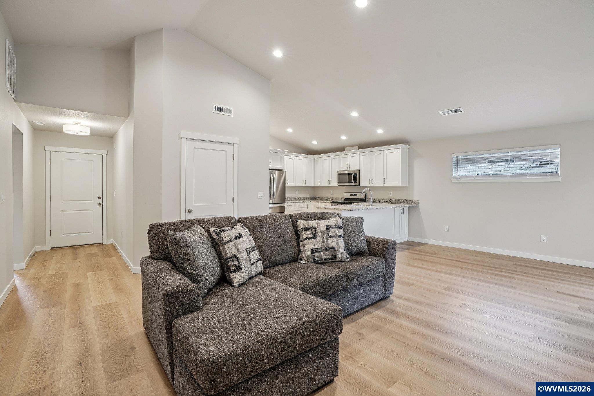 1654 SE Salmonberry Av