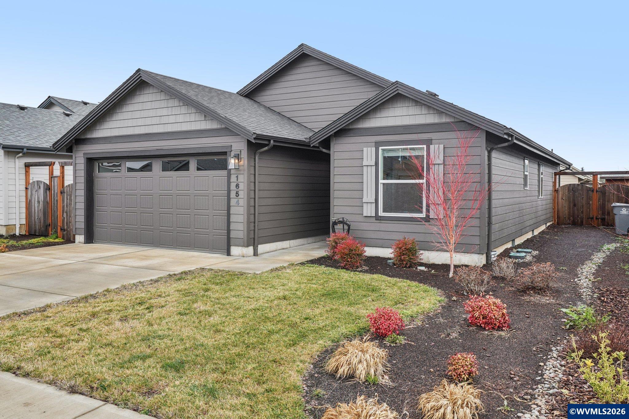 1654 SE Salmonberry Av