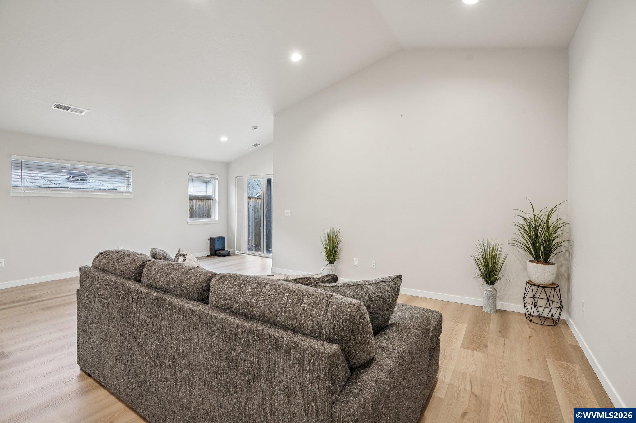 1654 SE Salmonberry Av