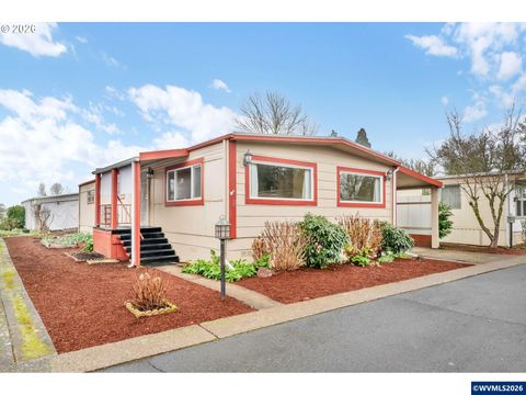 1800 Lakewood Ct Eugene OR 97402