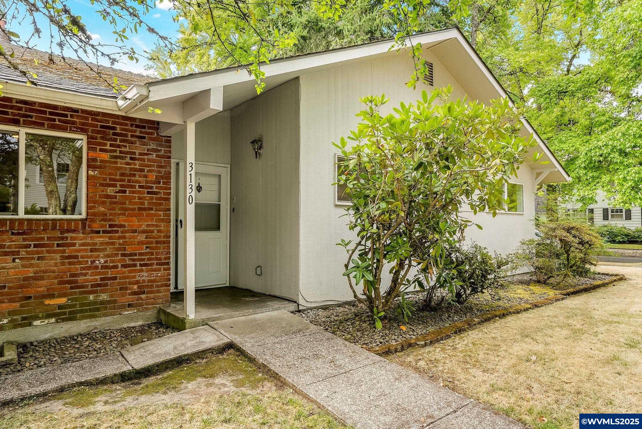 3130 NW Van Buren Av