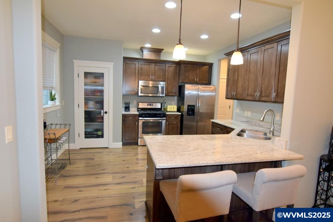 2335 Maplewood Dr Dr S