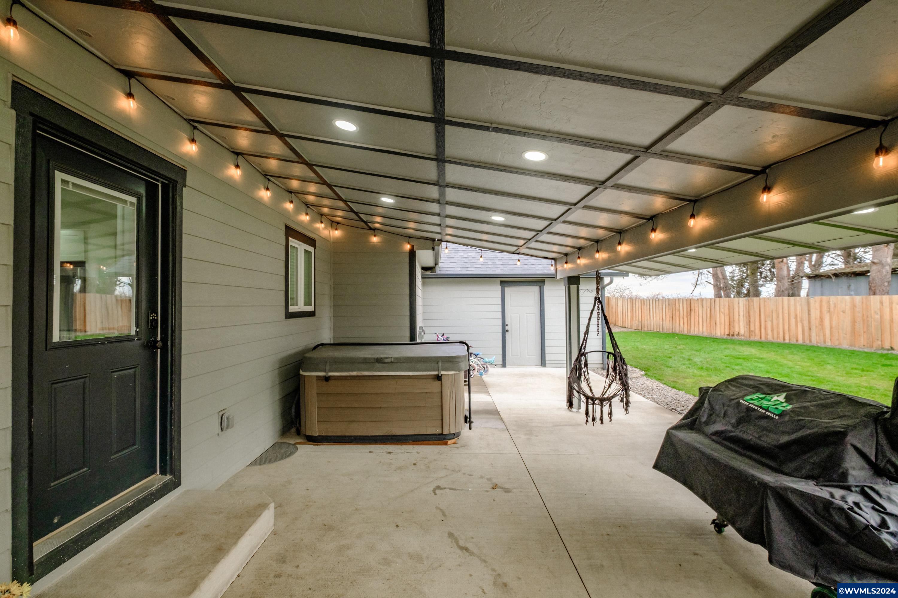 Gervais, Oregon 97026, United States, 4 Bedrooms Bedrooms, ,3 BathroomsBathrooms,Residential,Pending,24630