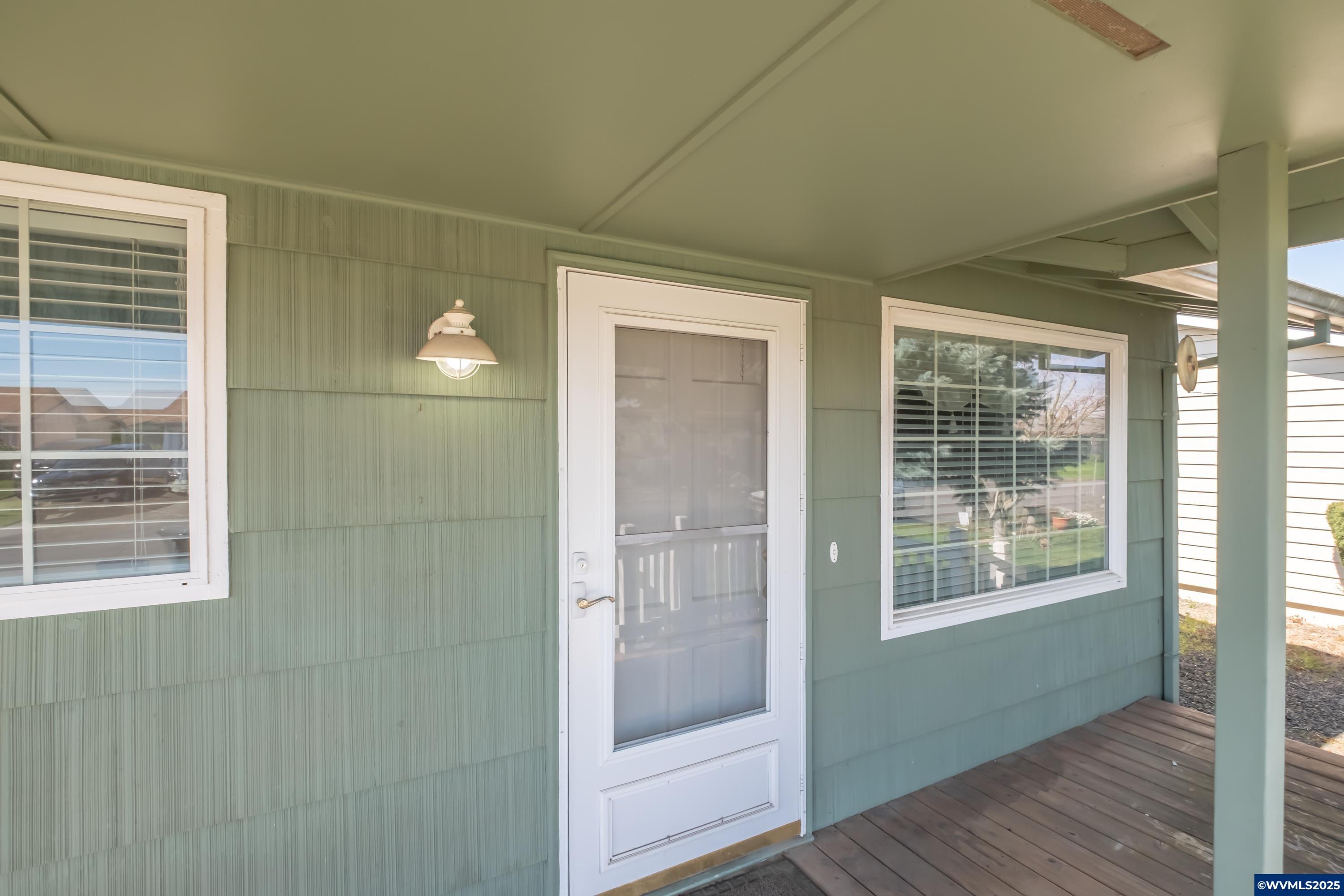 Woodburn, Oregon 97071, United States, 2 Bedrooms Bedrooms, ,2 BathroomsBathrooms,Residential,Active,97323