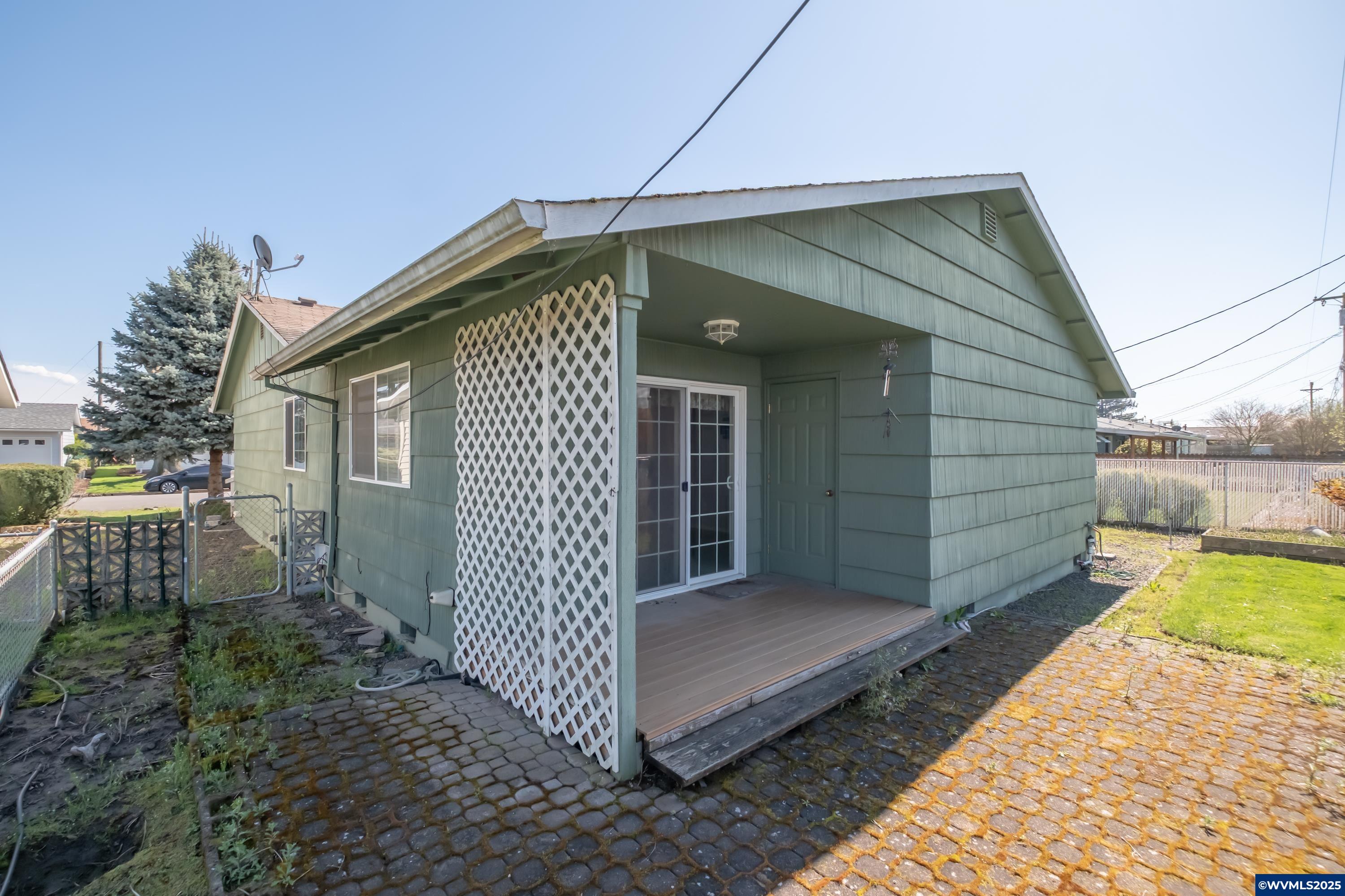 Woodburn, Oregon 97071, United States, 2 Bedrooms Bedrooms, ,2 BathroomsBathrooms,Residential,Active,97323