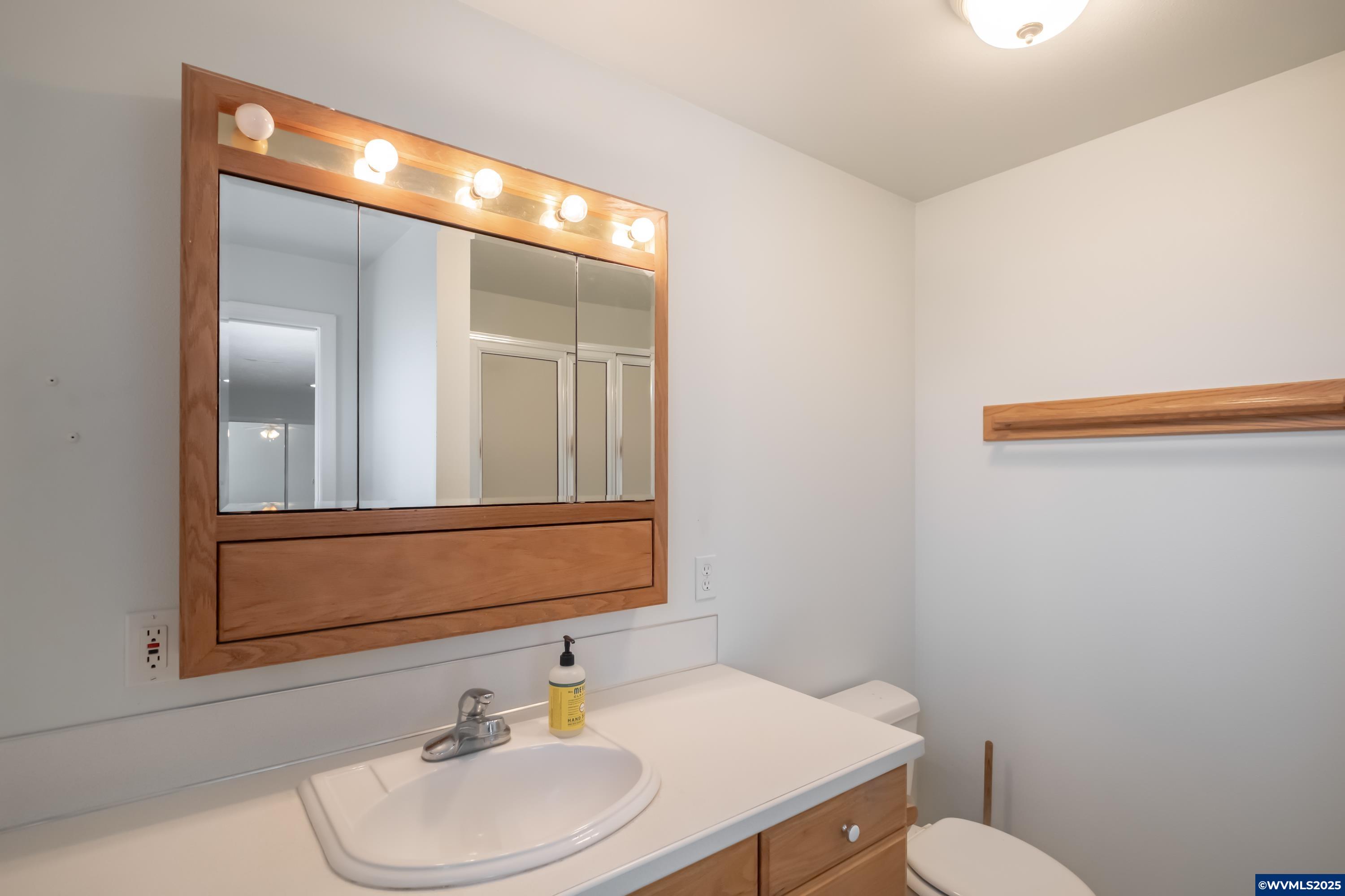 Woodburn, Oregon 97071, United States, 2 Bedrooms Bedrooms, ,2 BathroomsBathrooms,Residential,Active,97323