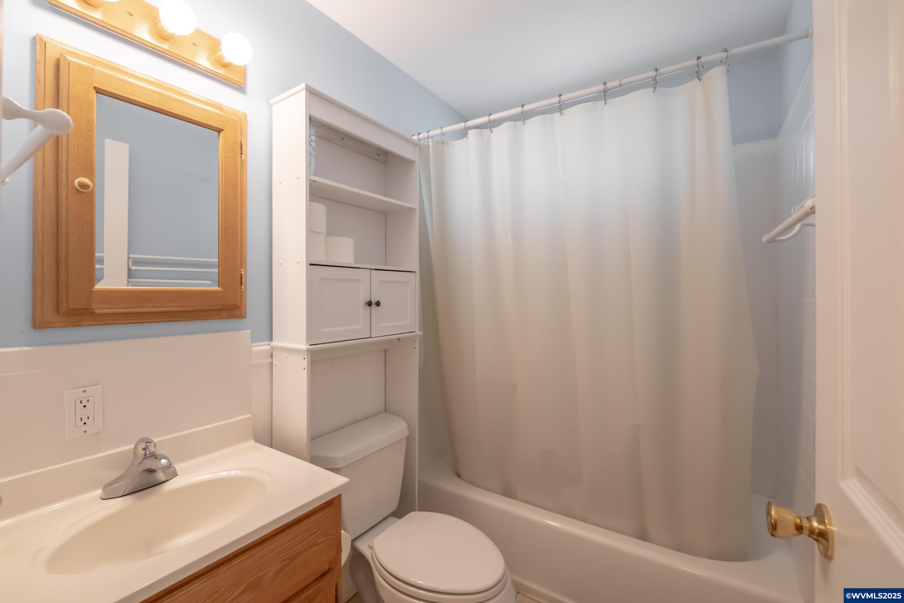 Woodburn, Oregon 97071, United States, 2 Bedrooms Bedrooms, ,2 BathroomsBathrooms,Residential,Active,97323