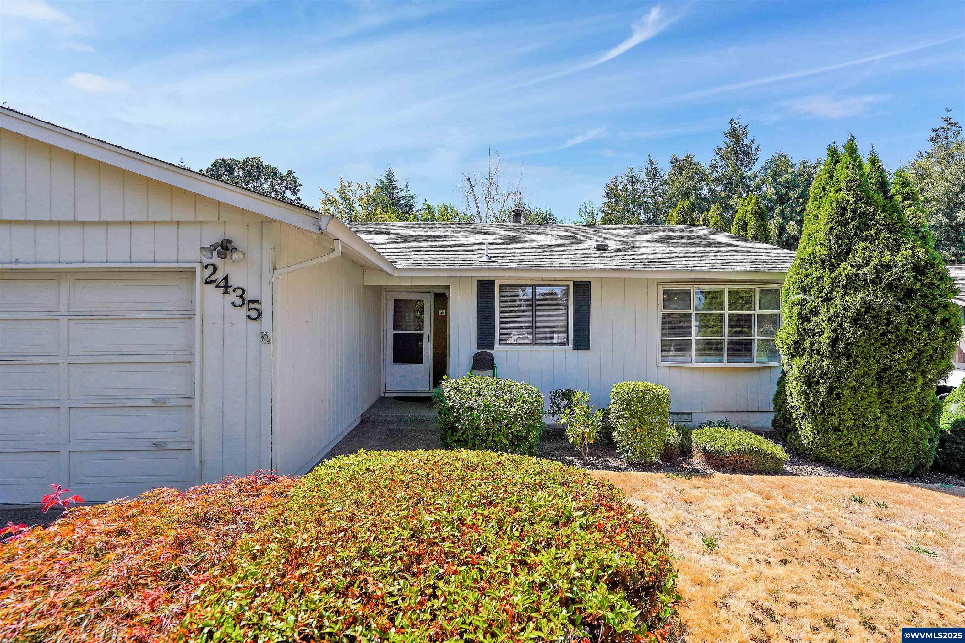 2435 La Jolla Ct NW