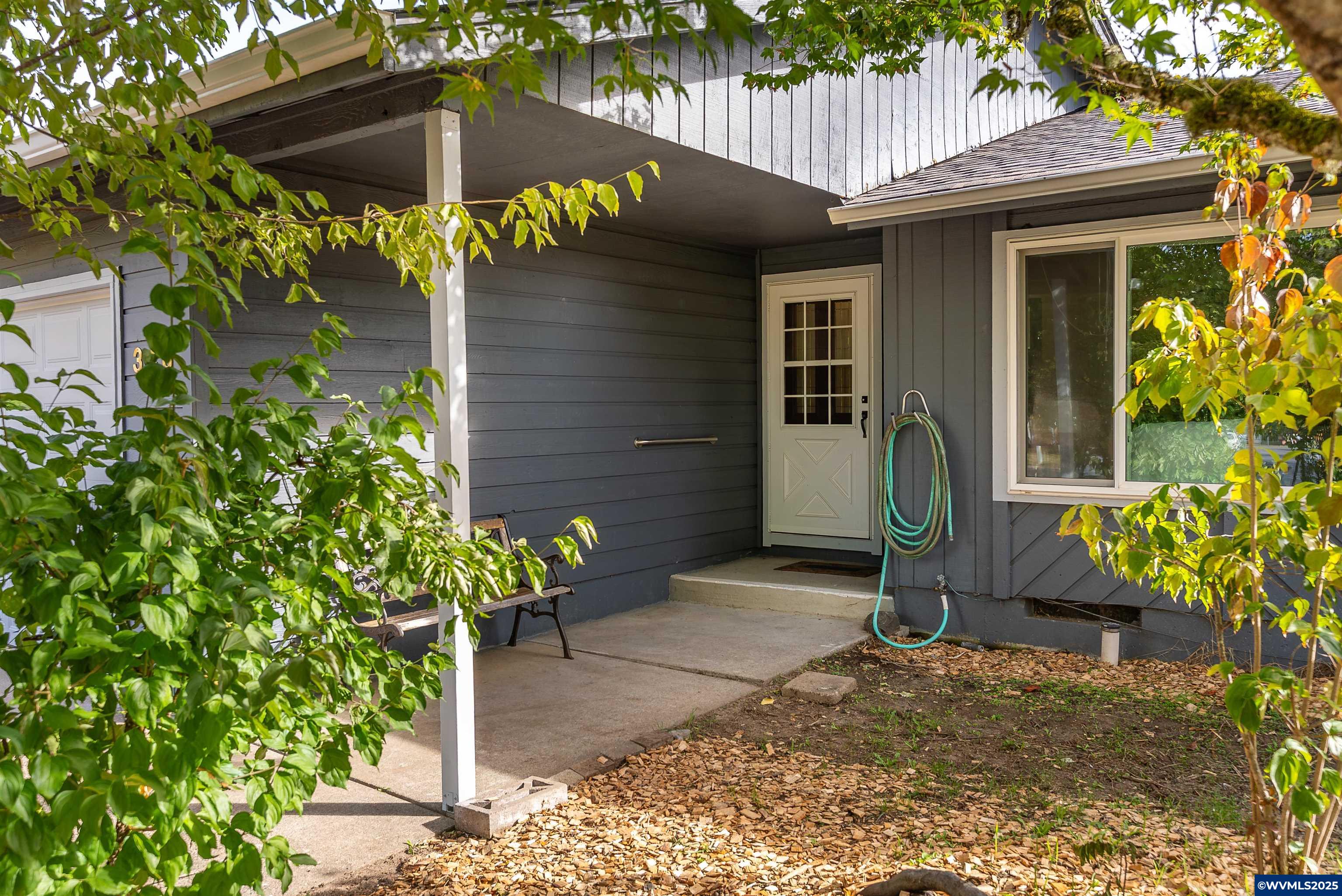 346 Robb Pl