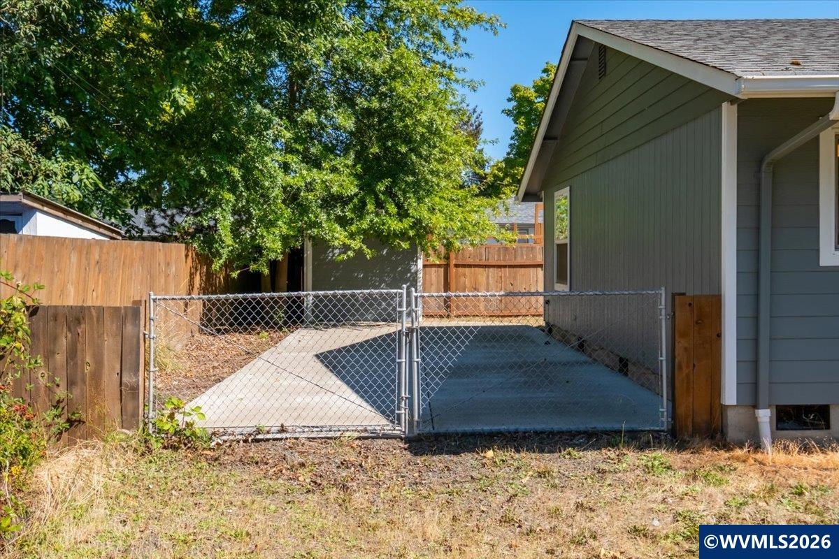 1423 32nd Av SE