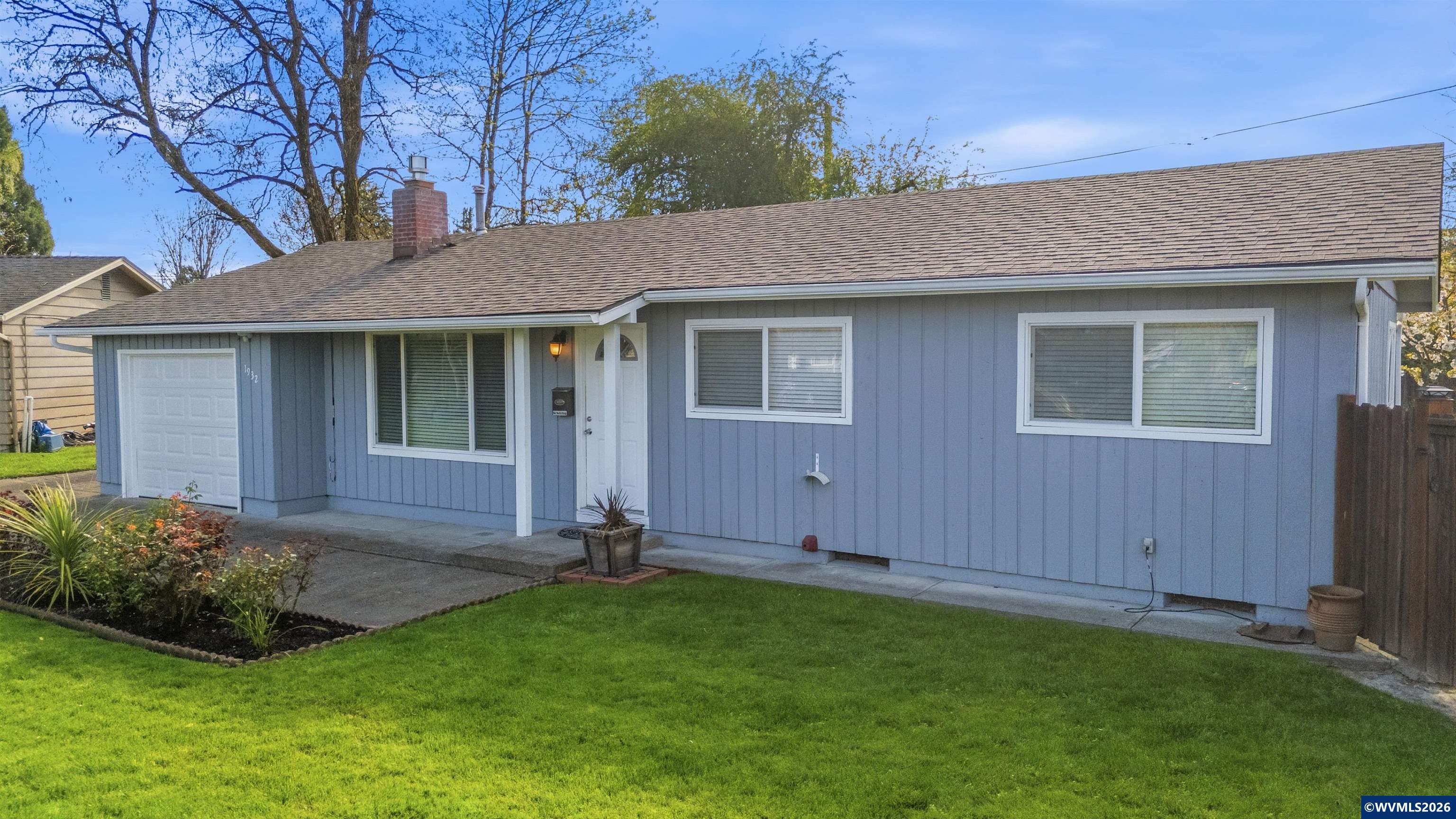 1932 NW Garryanna Pl