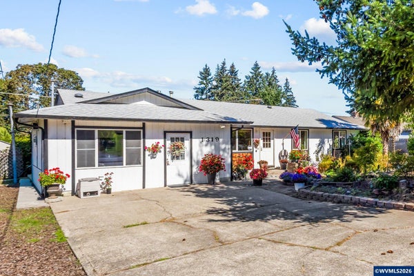 1319 HEMLOCK ST NW, SALEM, OR 97304 - Image 1d2451cab587cac5eaaf973291f22e1a/2394835550
