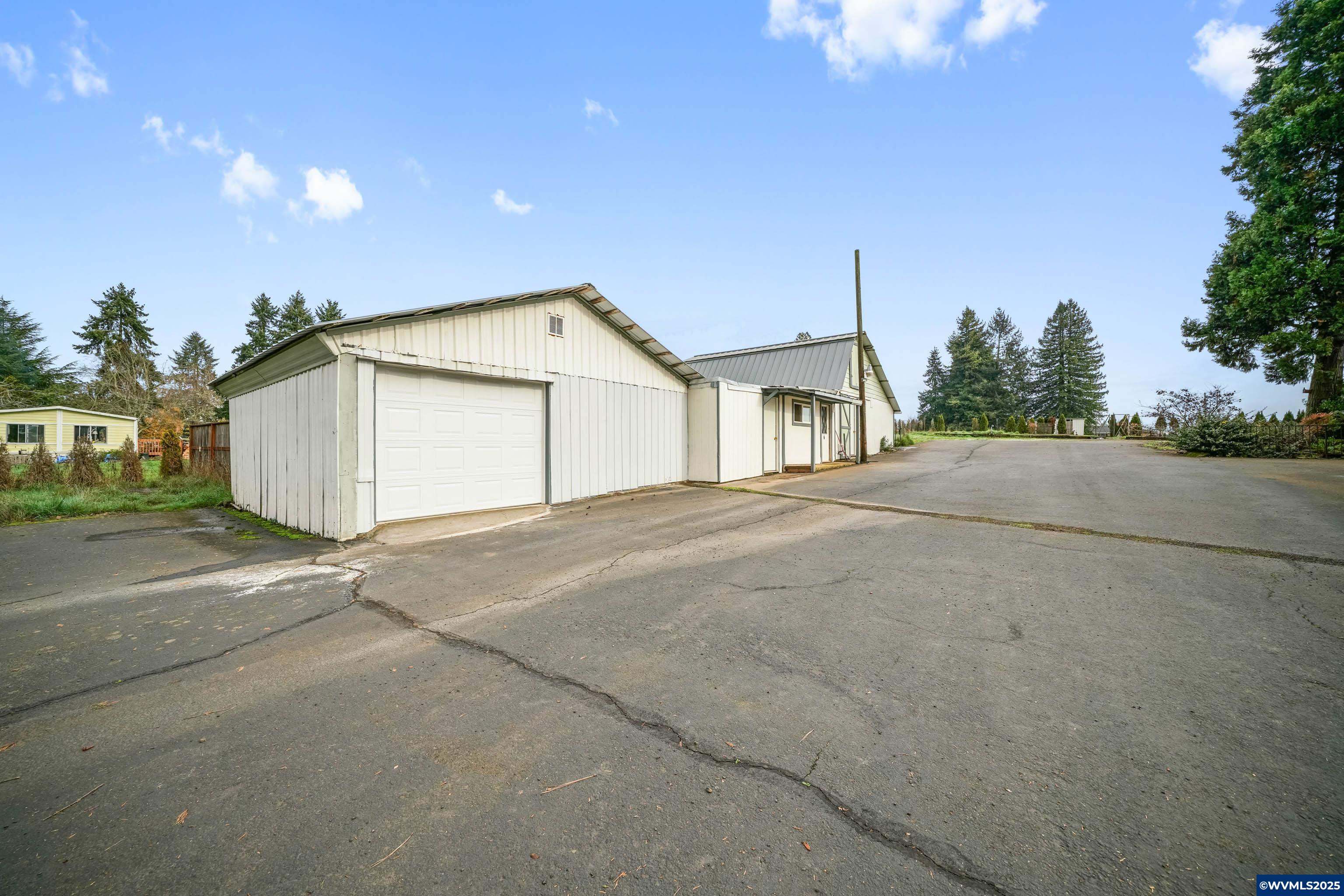 5992 Village View Ct SE