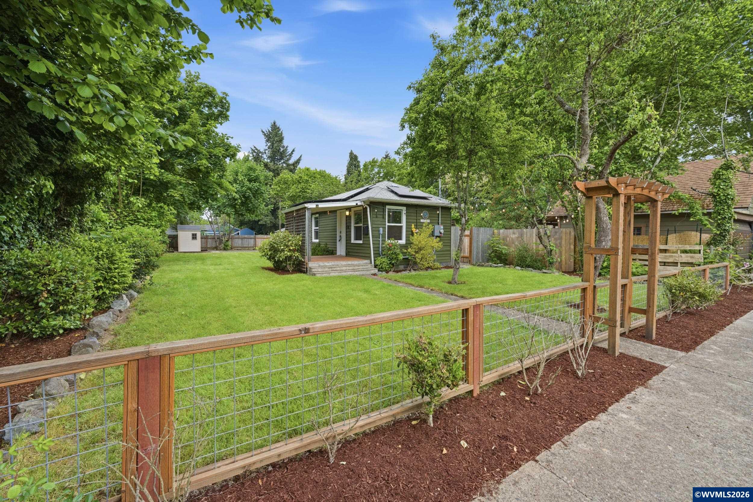2025 Trade St SE