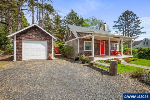 2704 SW Beach Av Lincoln City OR 97367