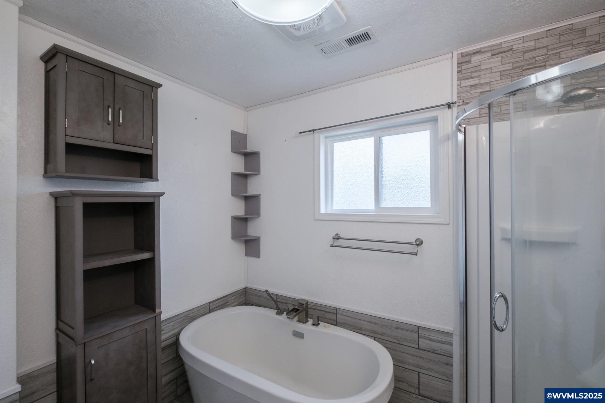 Keizer, Oregon 97303, United States, 3 Bedrooms Bedrooms, ,1 BathroomBathrooms,Residential,Active,123236