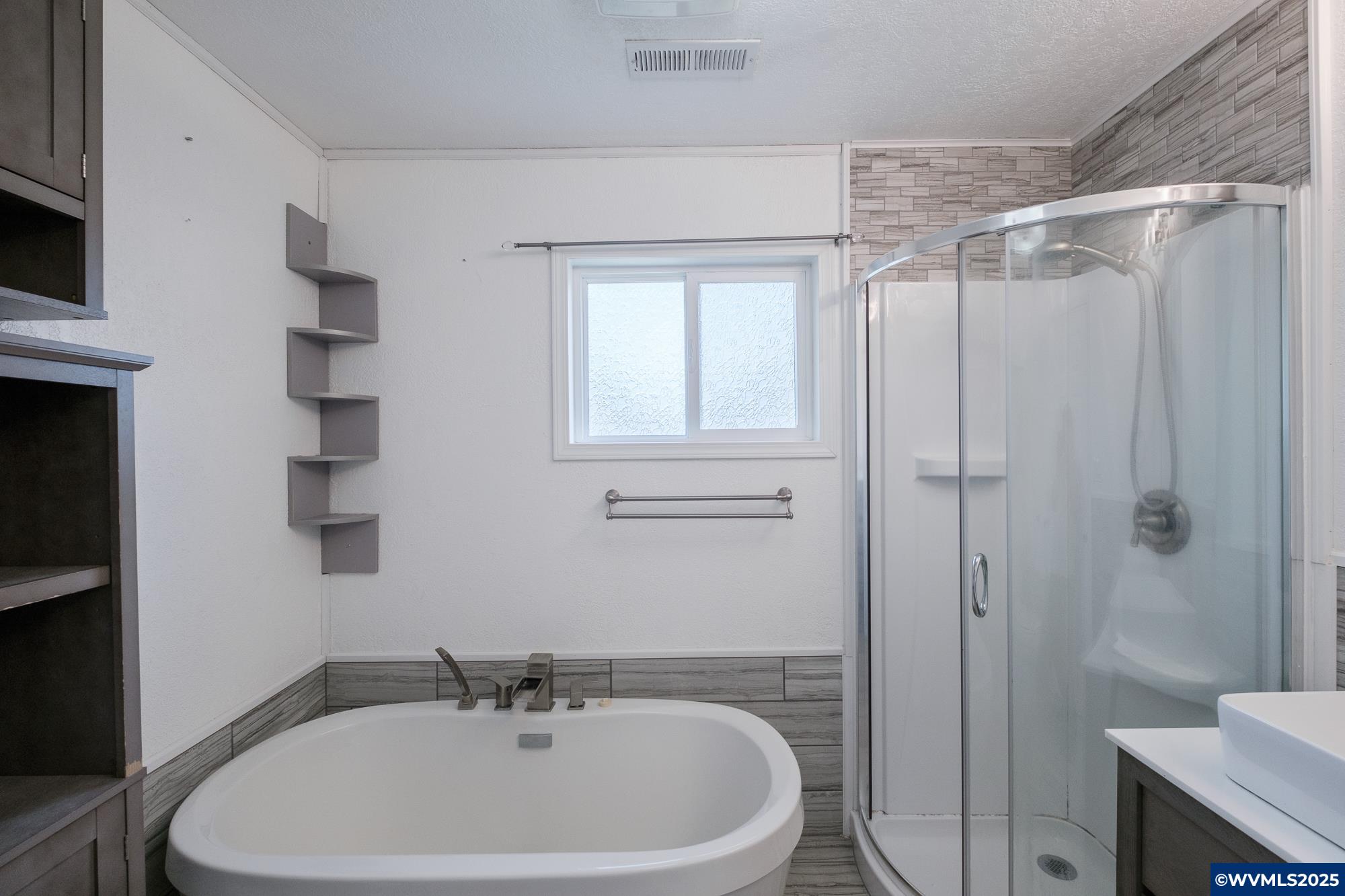 Keizer, Oregon 97303, United States, 3 Bedrooms Bedrooms, ,1 BathroomBathrooms,Residential,Active,123236