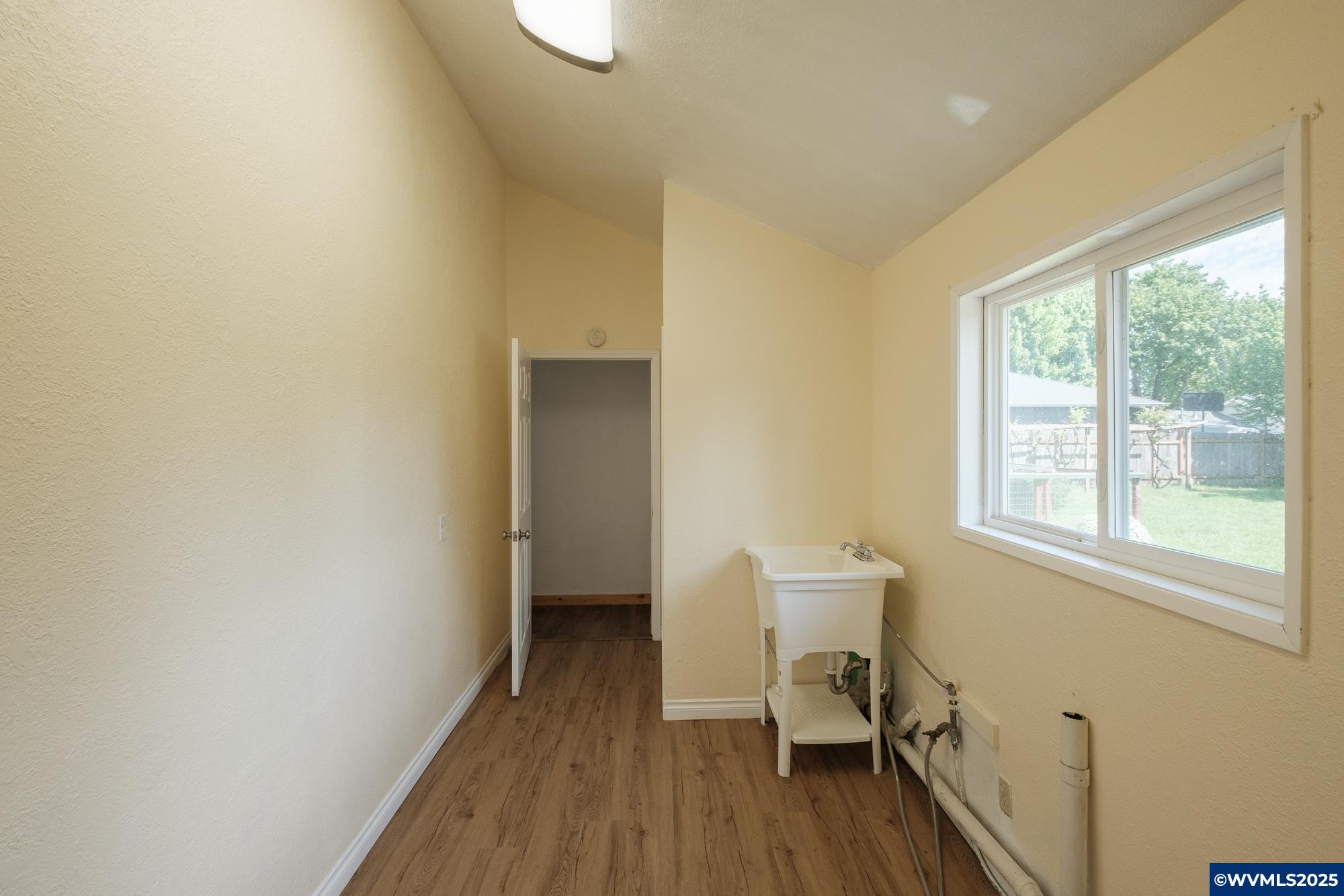 Keizer, Oregon 97303, United States, 3 Bedrooms Bedrooms, ,1 BathroomBathrooms,Residential,Active,123236