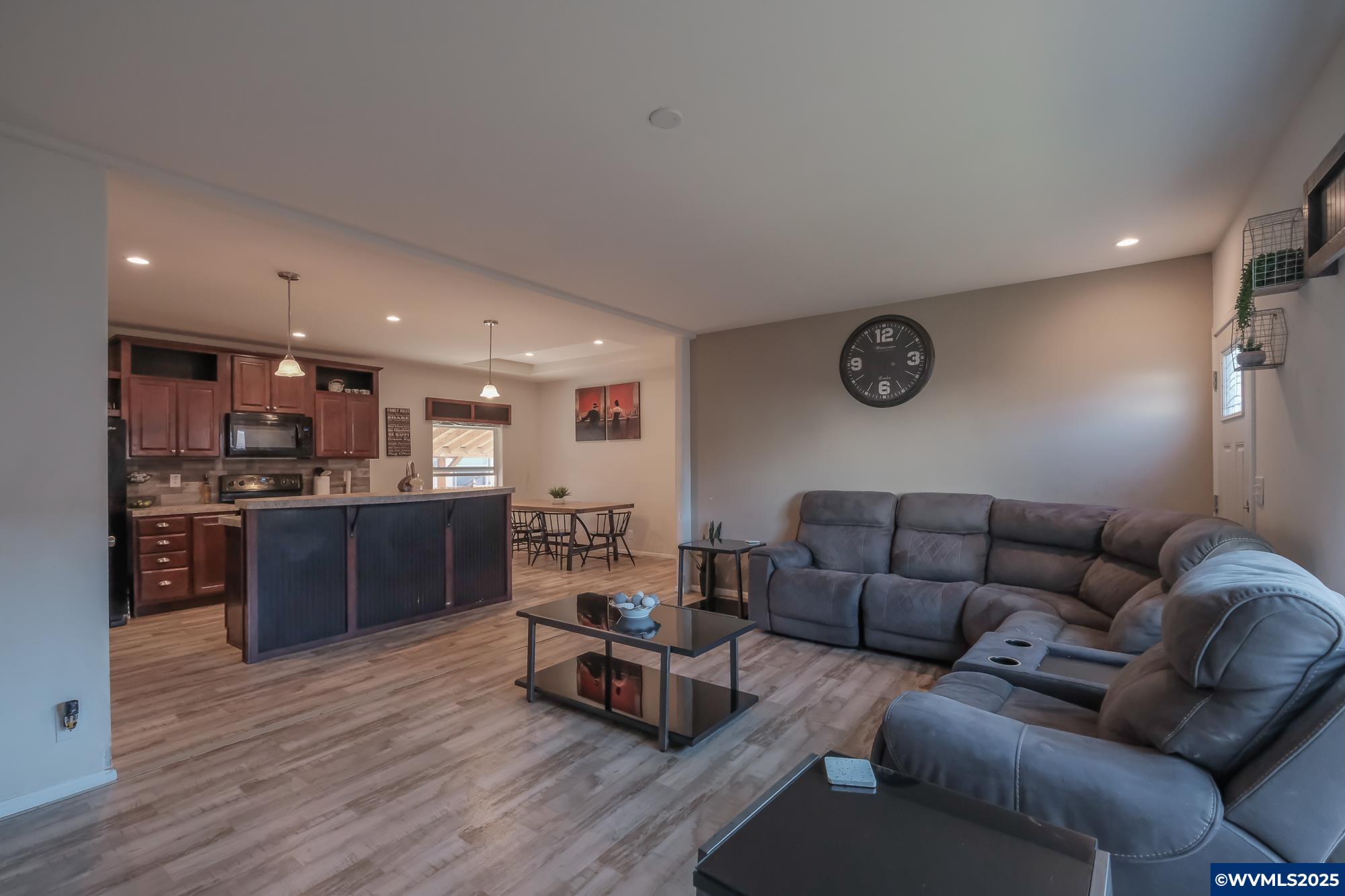 Salem, Oregon 97305, United States, 4 Bedrooms Bedrooms, ,2 BathroomsBathrooms,Residential,Active,13085