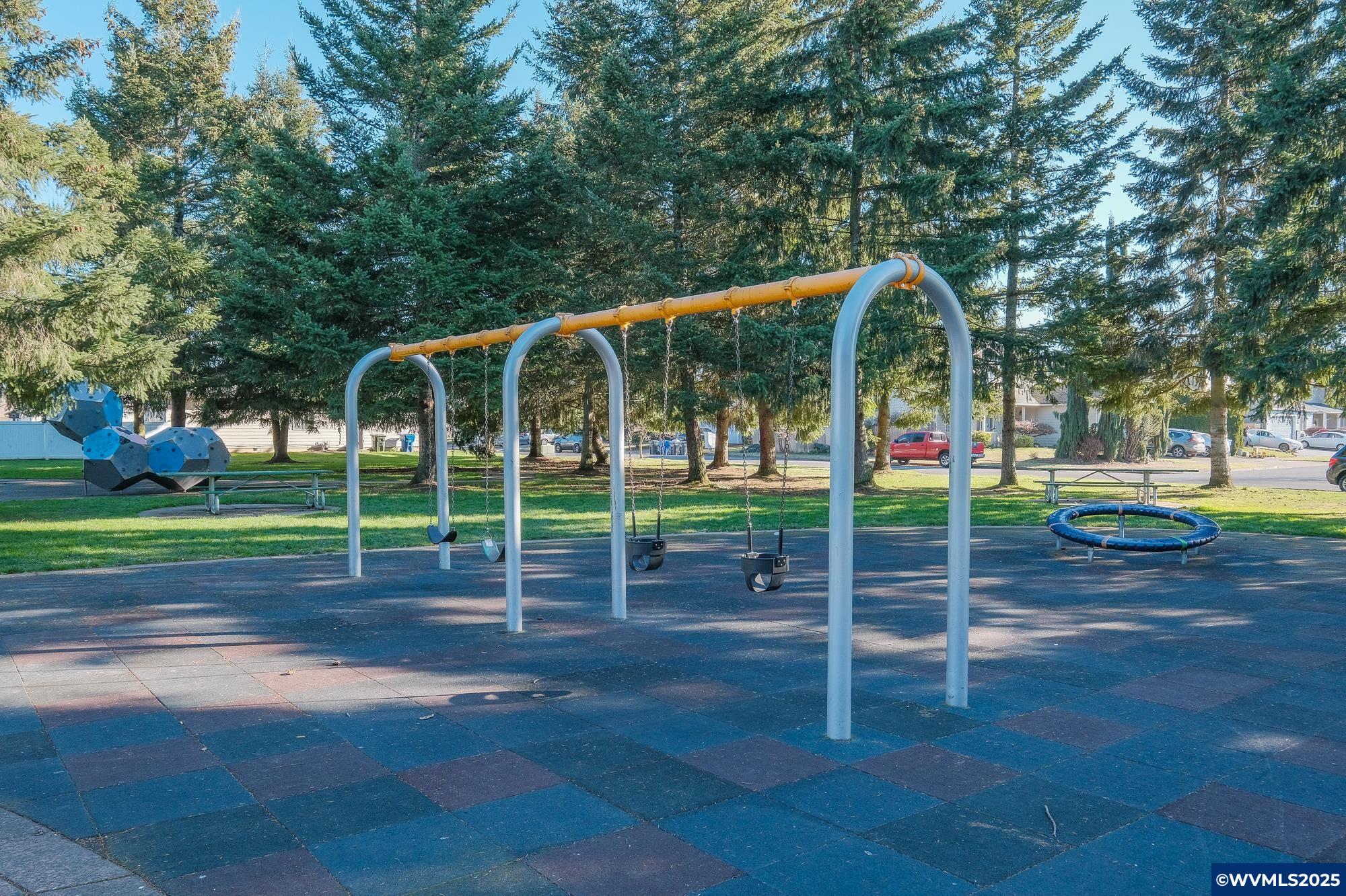 Salem, Oregon 97305, United States, 4 Bedrooms Bedrooms, ,2 BathroomsBathrooms,Residential,Active,13085