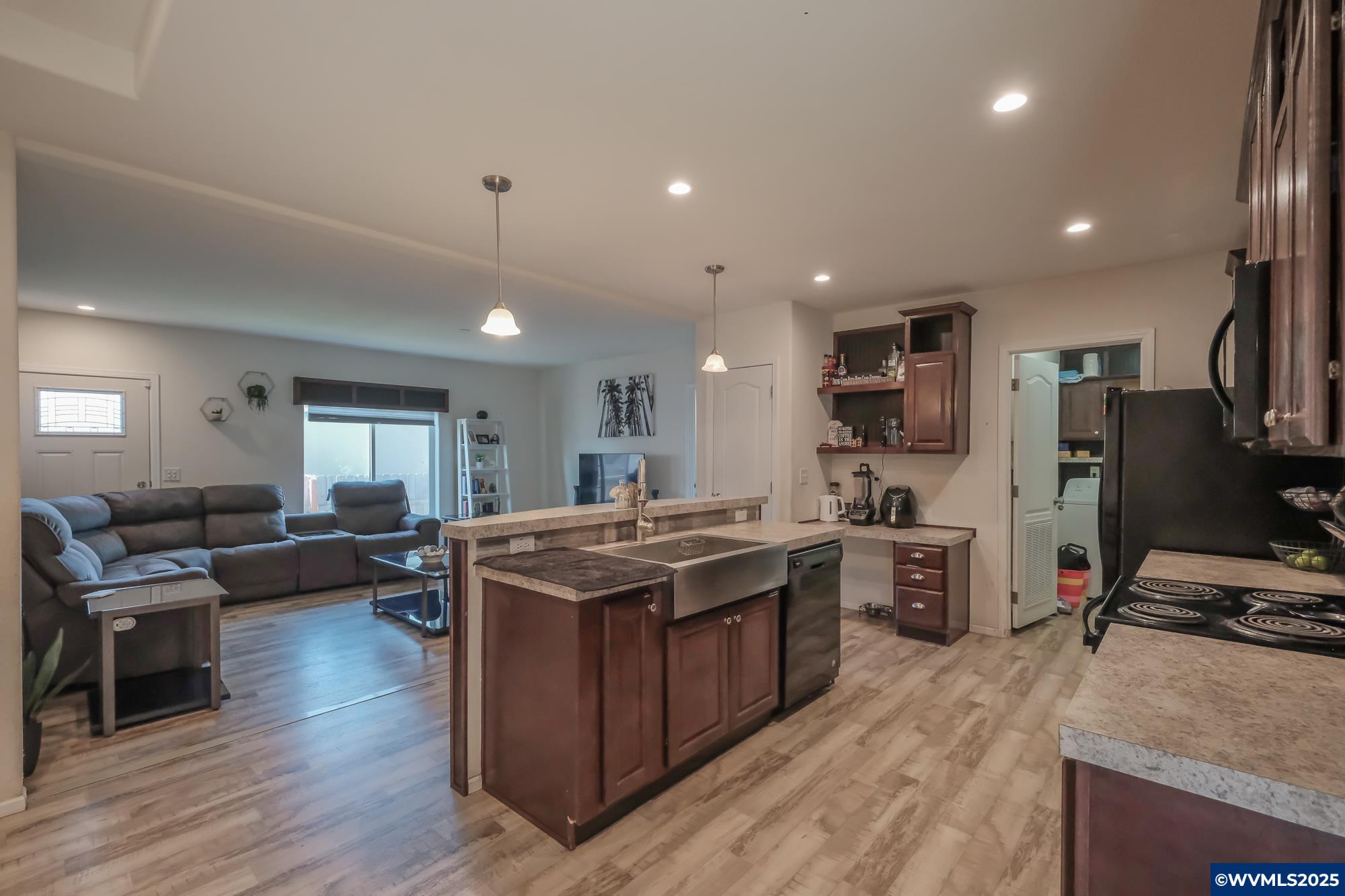 Salem, Oregon 97305, United States, 4 Bedrooms Bedrooms, ,2 BathroomsBathrooms,Residential,Active,13085