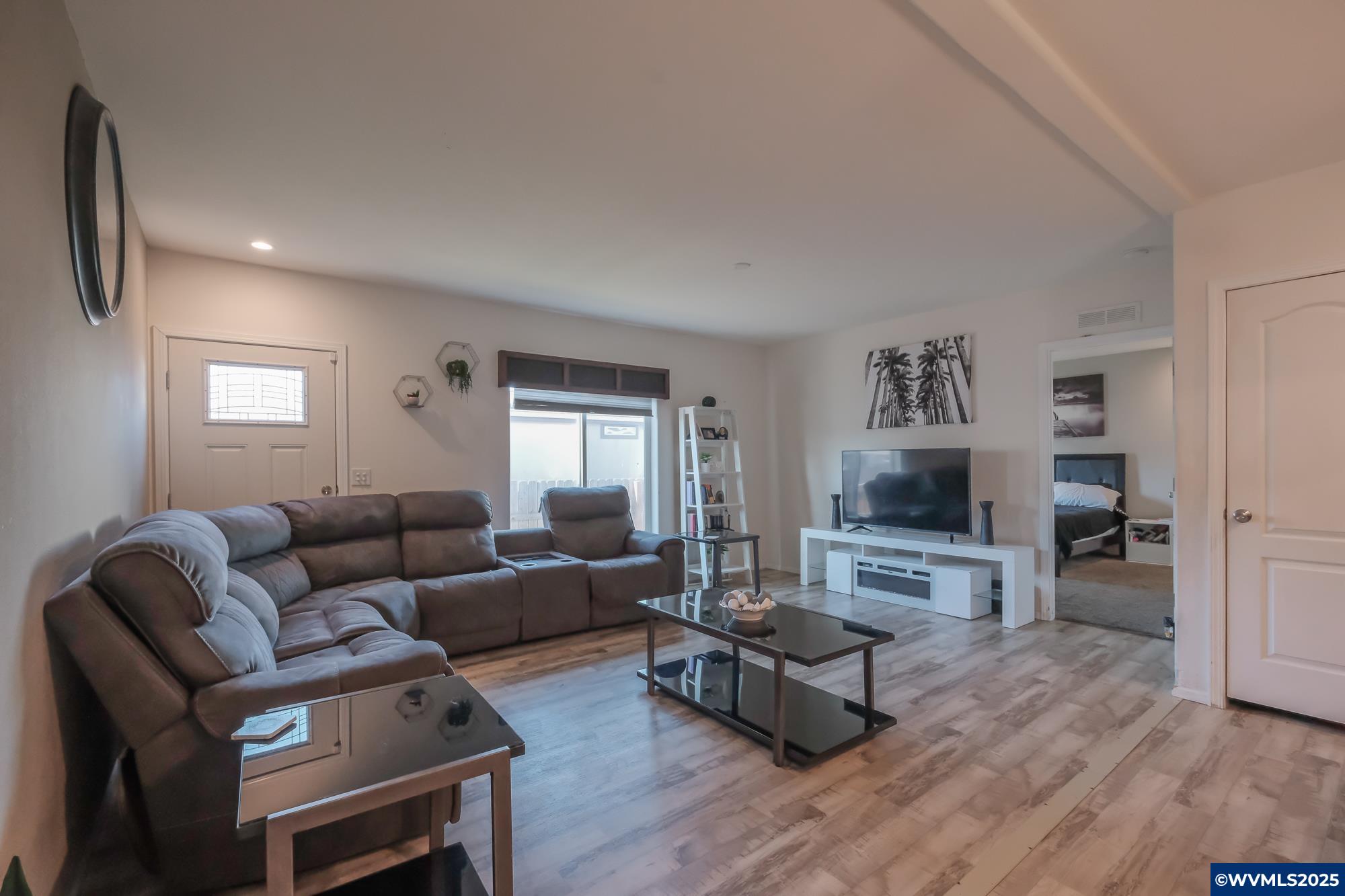 Salem, Oregon 97305, United States, 4 Bedrooms Bedrooms, ,2 BathroomsBathrooms,Residential,Active,13085