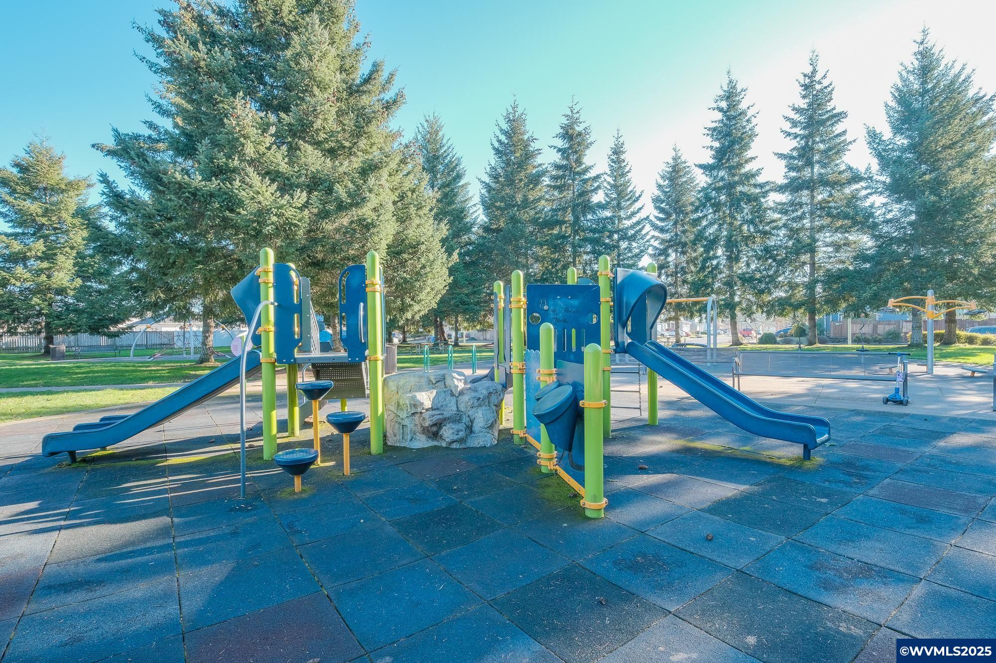 Salem, Oregon 97305, United States, 4 Bedrooms Bedrooms, ,2 BathroomsBathrooms,Residential,Active,13085