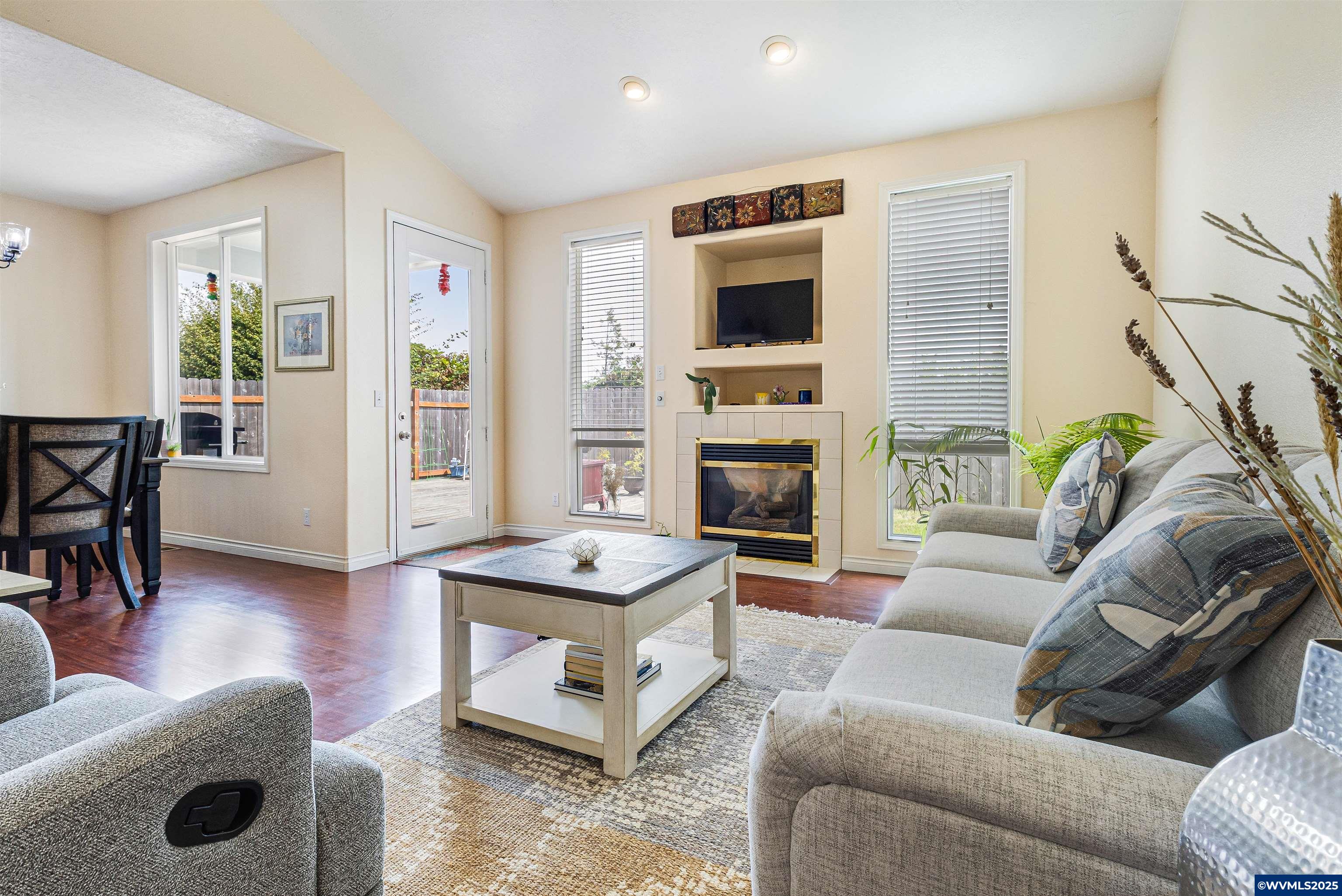 4418 Northside Dr NE