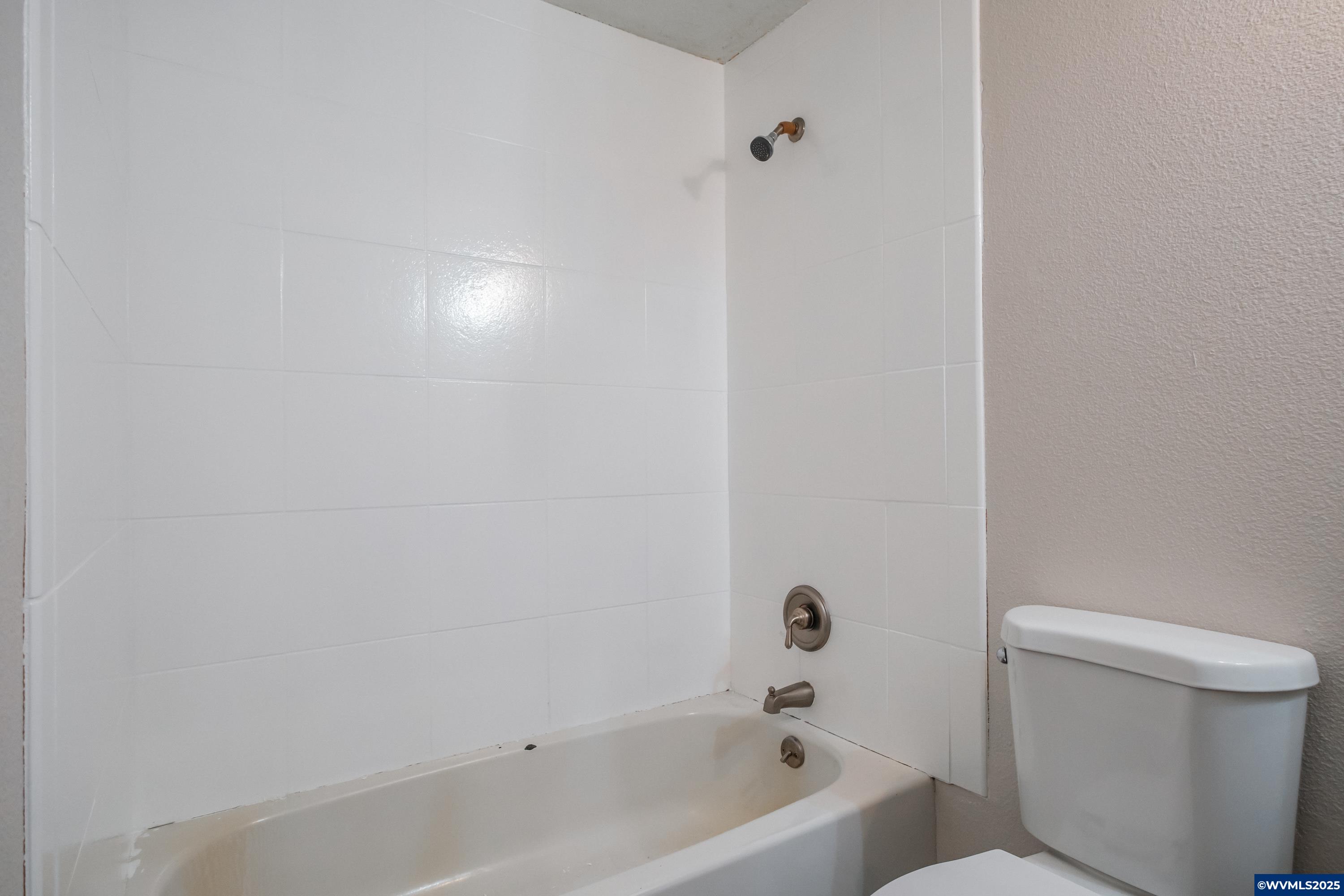 Mt Angel, Oregon 97362, United States, 4 Bedrooms Bedrooms, ,3 BathroomsBathrooms,Residential,Active,100088