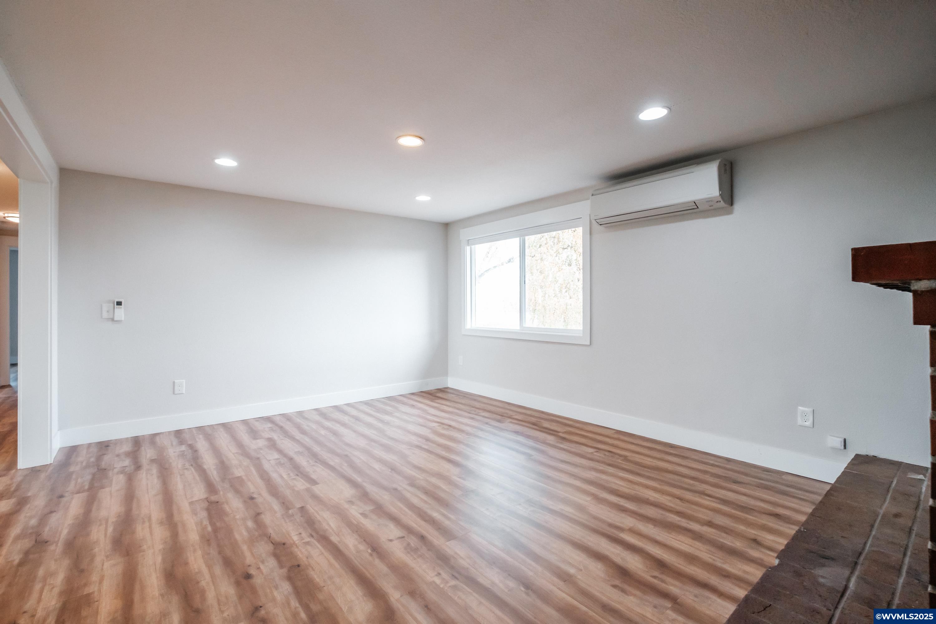 Mt Angel, Oregon 97362, United States, 4 Bedrooms Bedrooms, ,3 BathroomsBathrooms,Residential,Active,100088