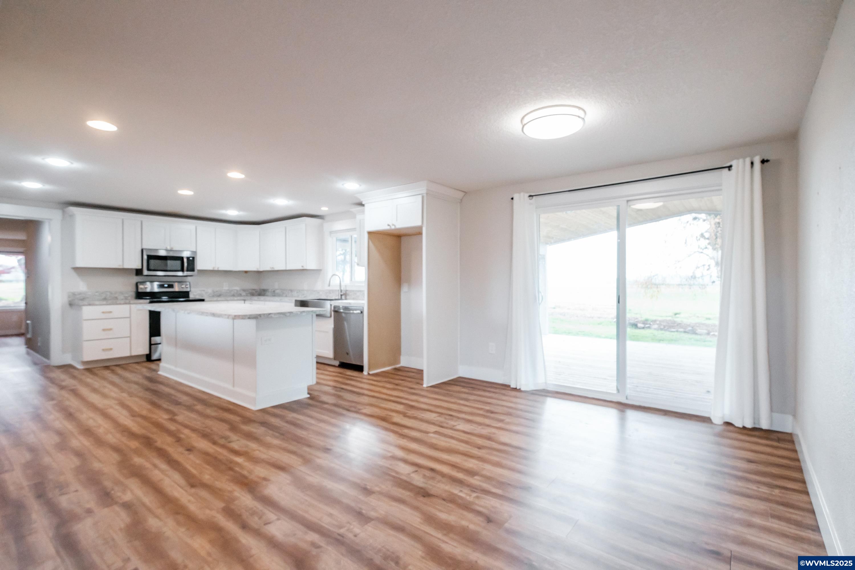 Mt Angel, Oregon 97362, United States, 4 Bedrooms Bedrooms, ,3 BathroomsBathrooms,Residential,Active,100088