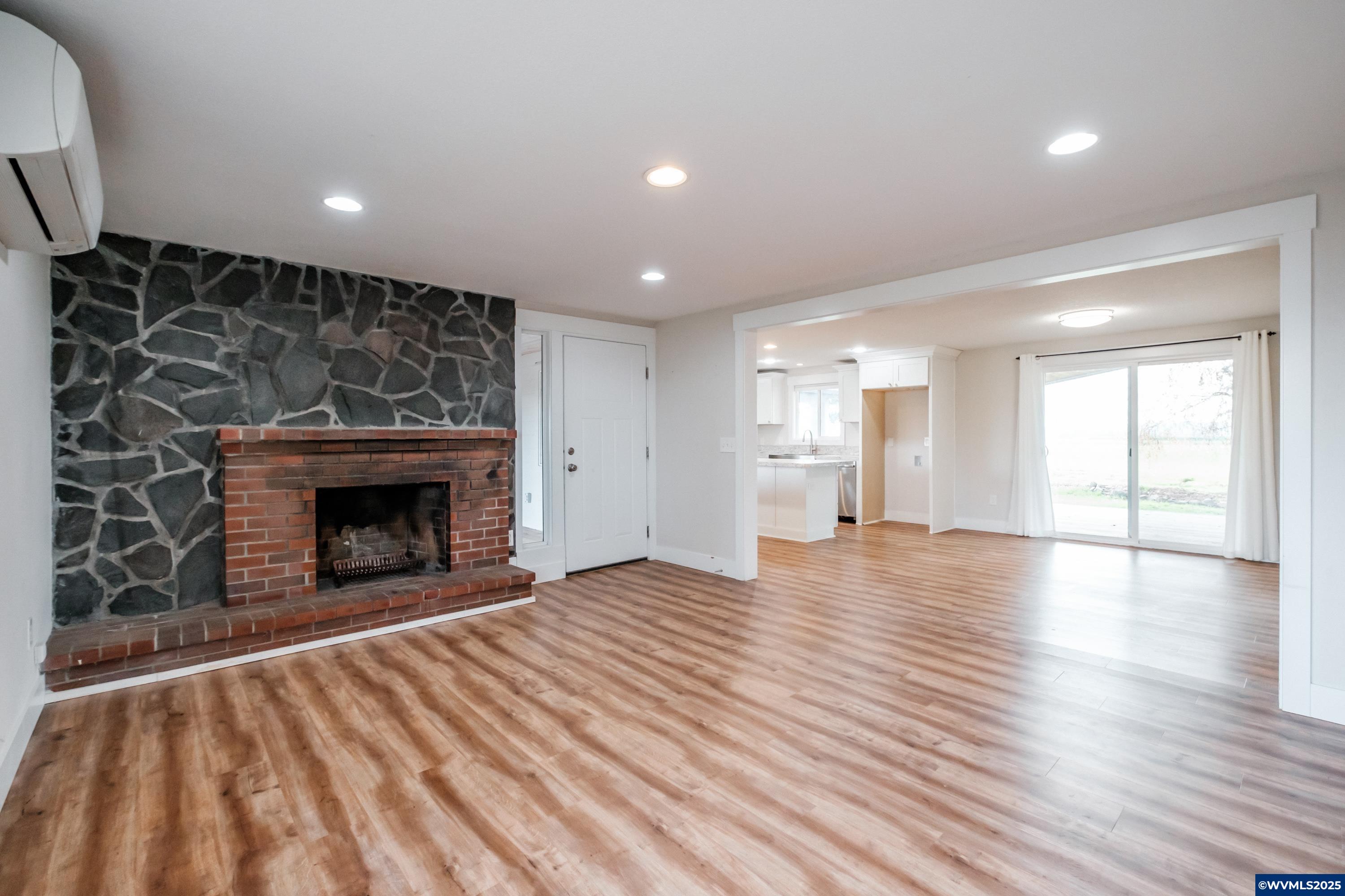 Mt Angel, Oregon 97362, United States, 4 Bedrooms Bedrooms, ,3 BathroomsBathrooms,Residential,Active,100088