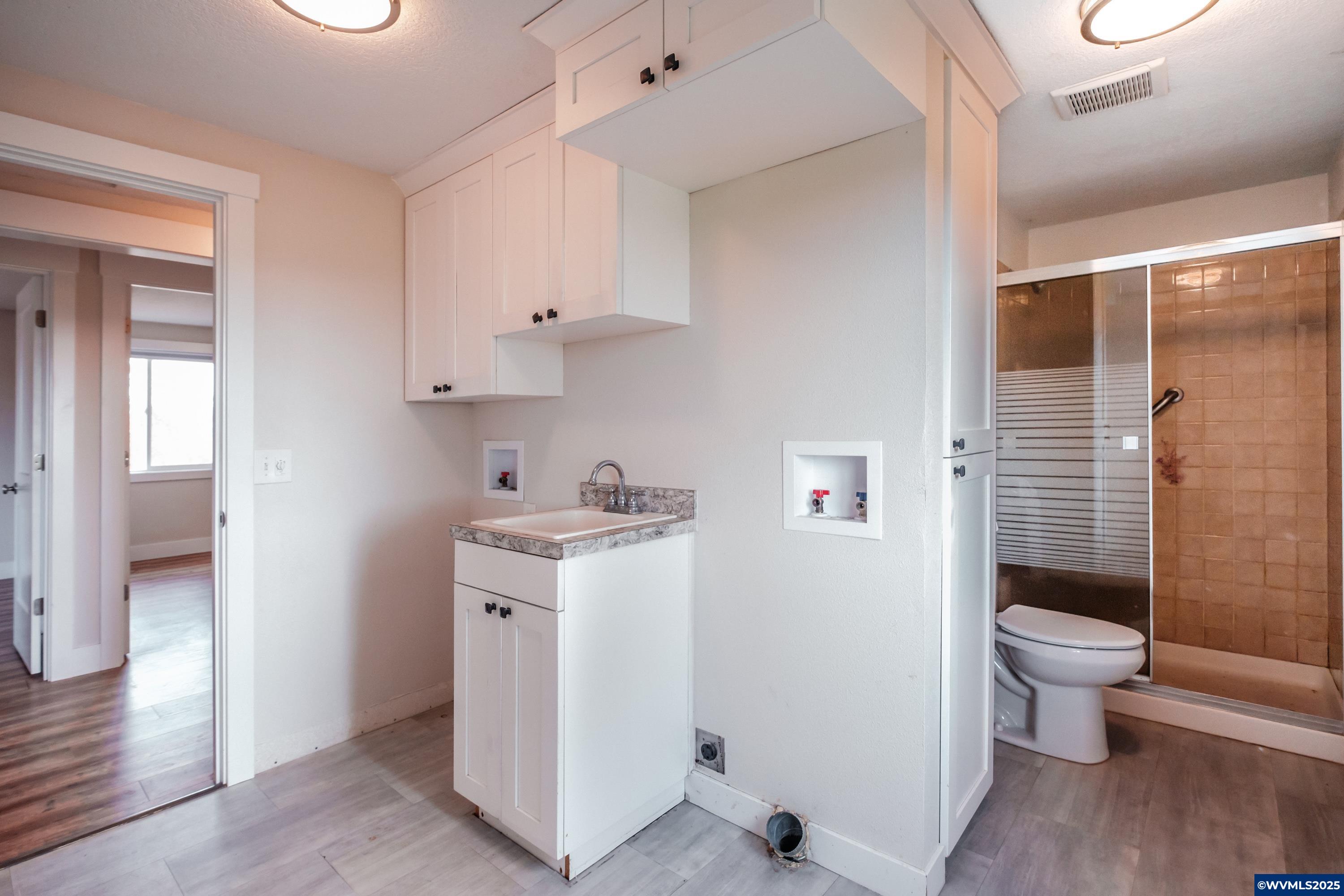 Mt Angel, Oregon 97362, United States, 4 Bedrooms Bedrooms, ,3 BathroomsBathrooms,Residential,Active,100088