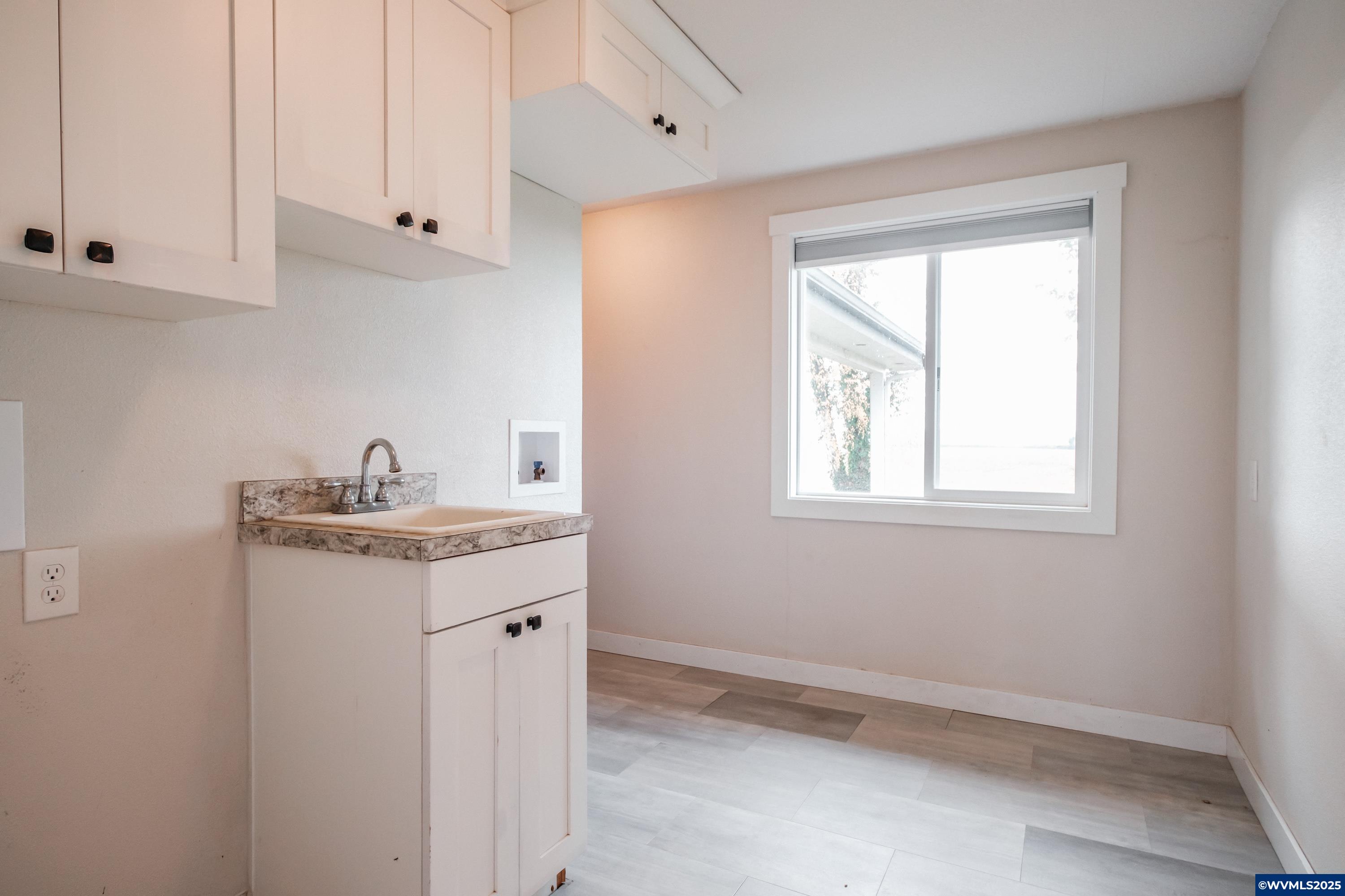 Mt Angel, Oregon 97362, United States, 4 Bedrooms Bedrooms, ,3 BathroomsBathrooms,Residential,Active,100088