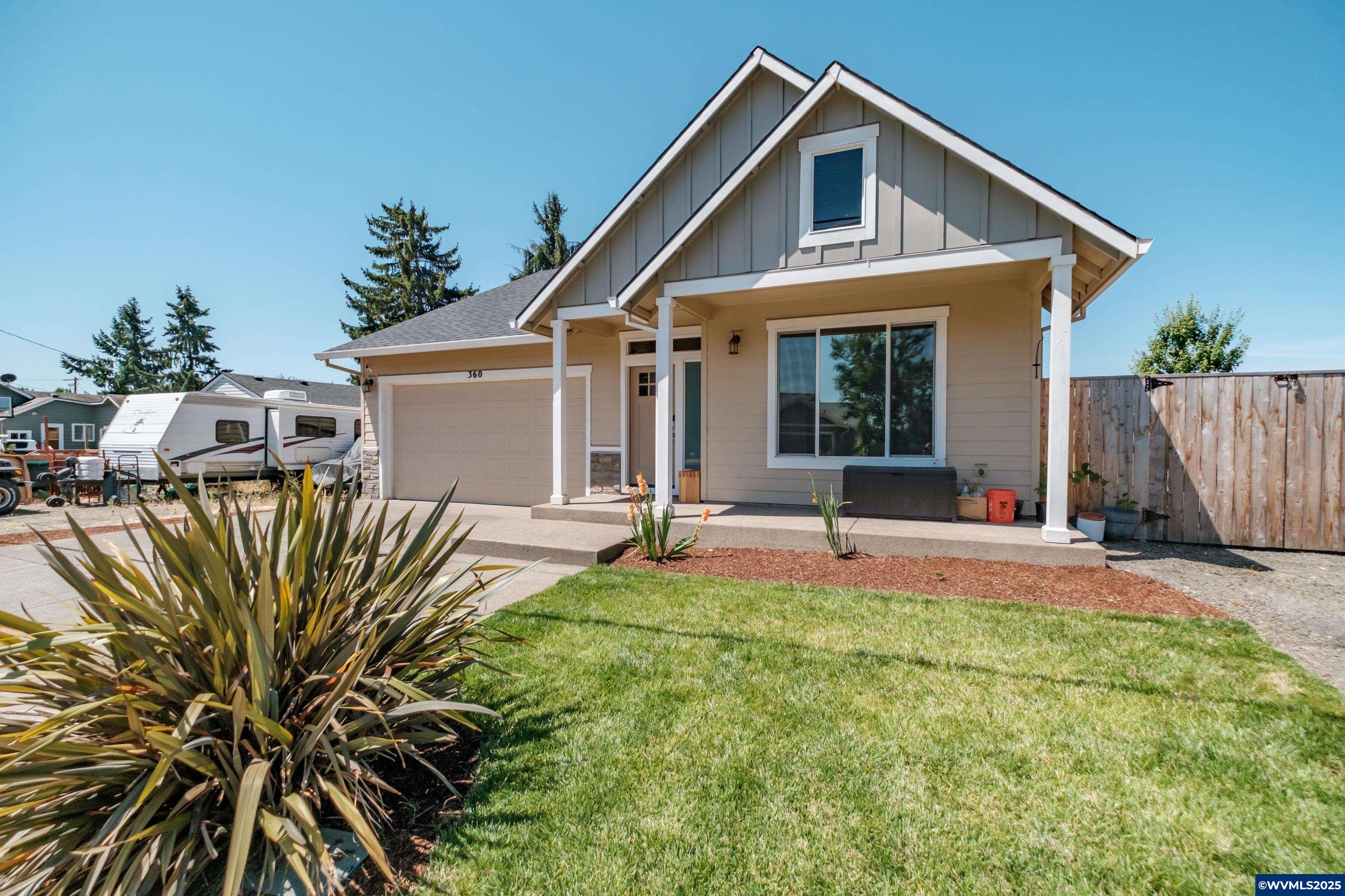 360 Clover Ridge Rd NE