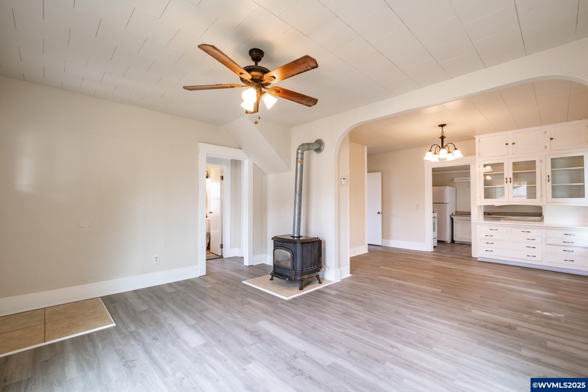 121 S Williams (125) St