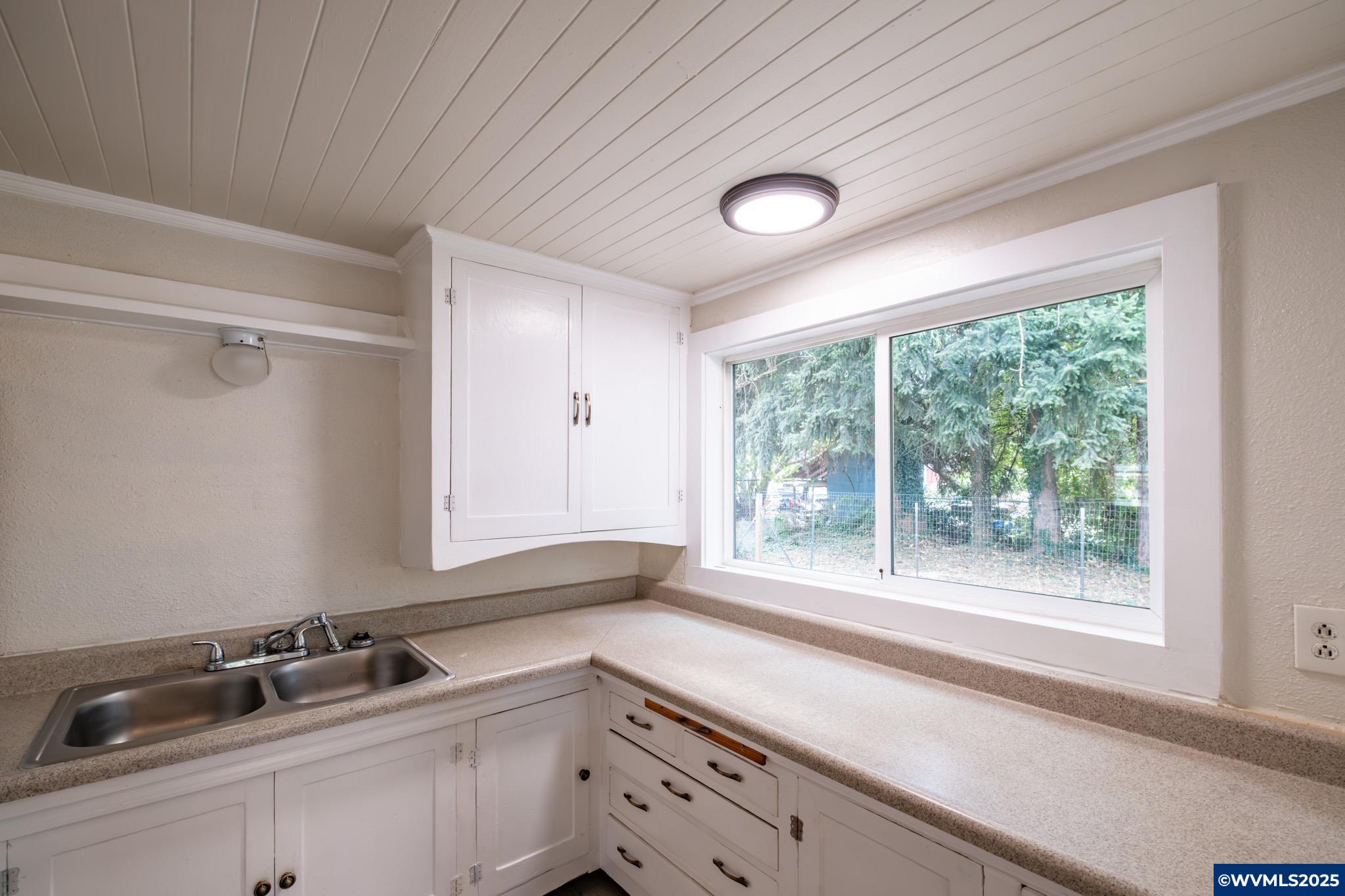 121 S Williams (125) St