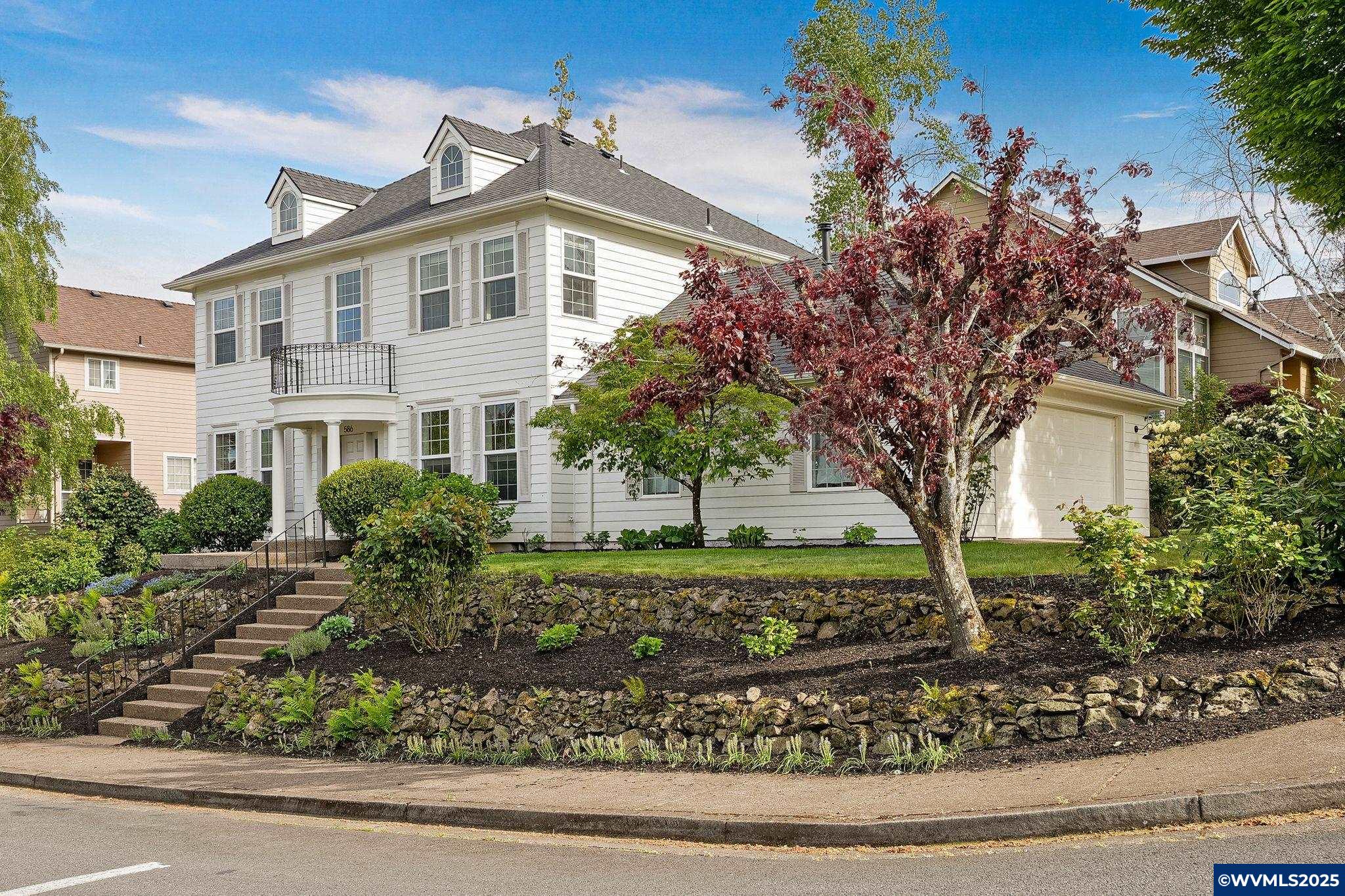 586 Valderama St SE
